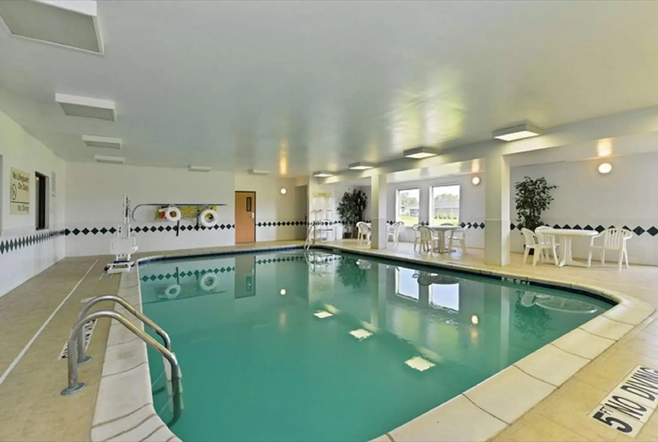 Swimming Pool in Hampton Inn Sturgis