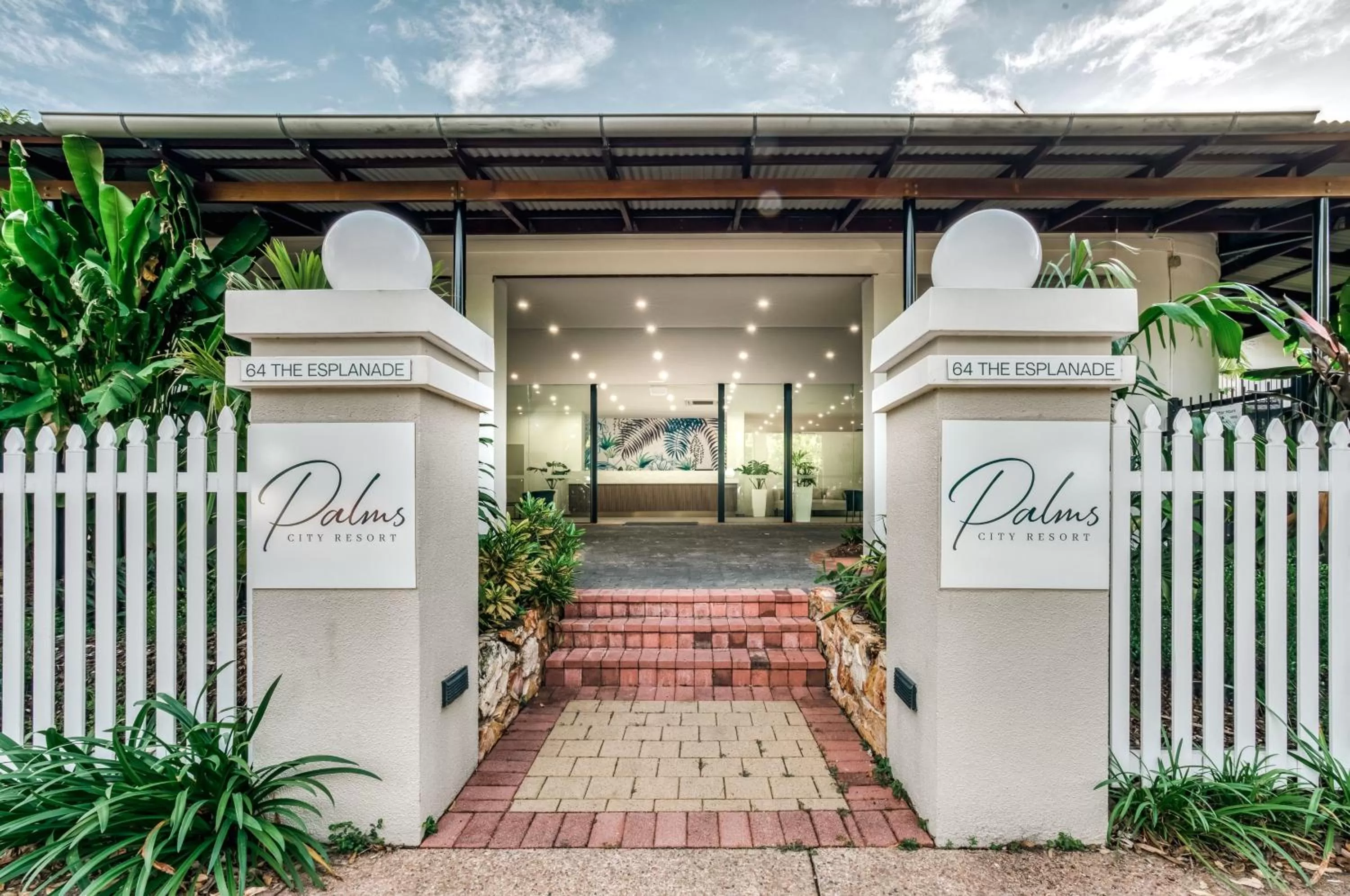 Property building in Palms City Resort