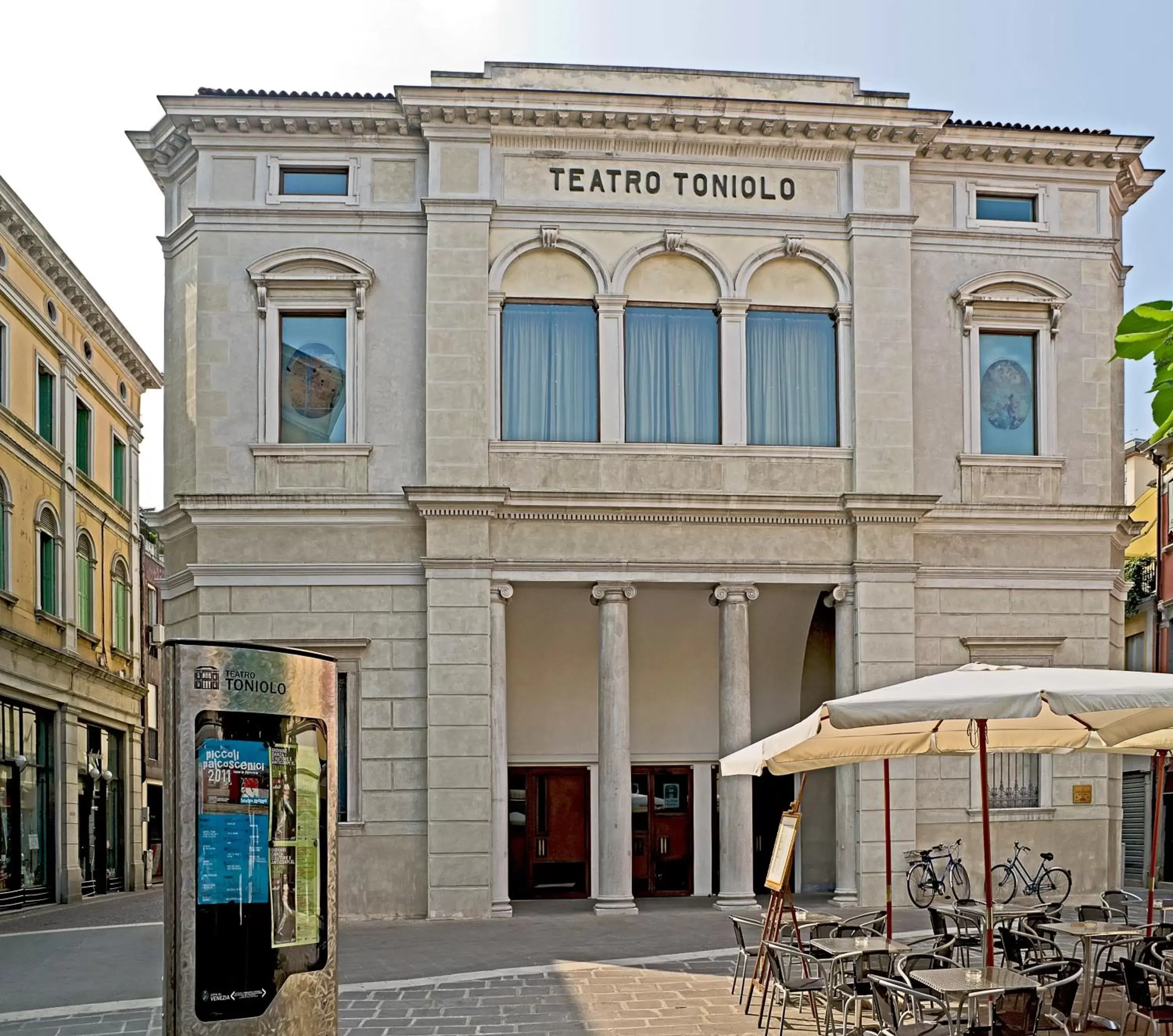 Nearby landmark, Property Building in Hotel Centrale