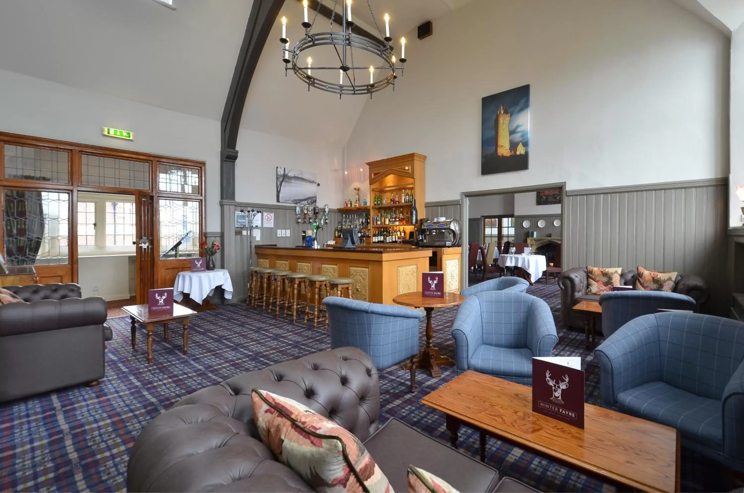 Lounge or bar in Stirling Highland Hotel- Part of the Cairn Collection