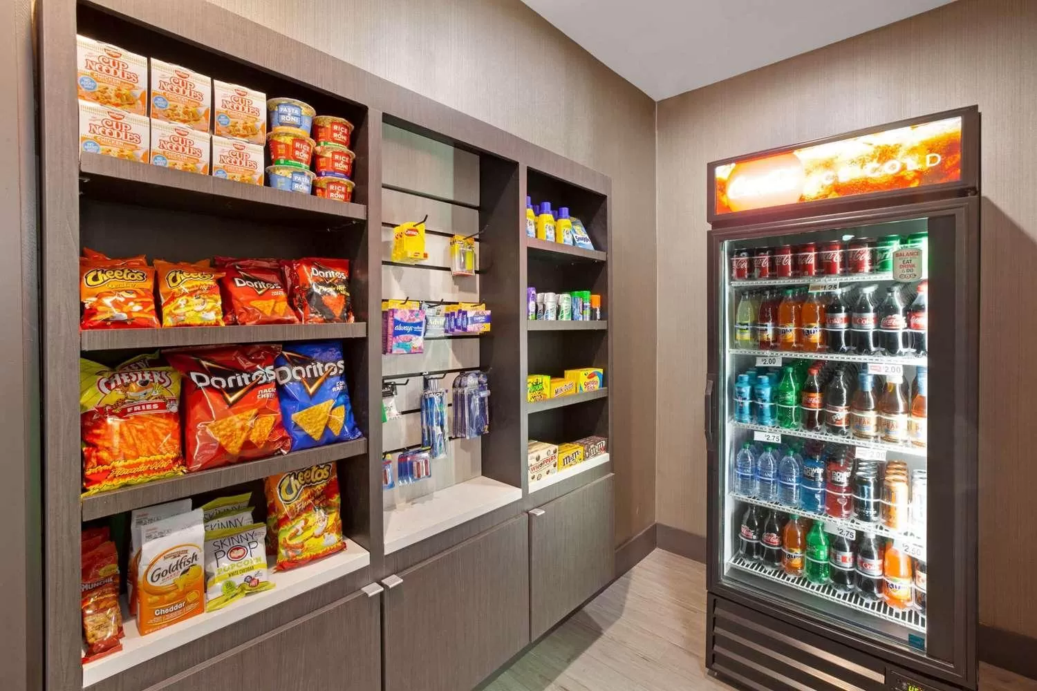 On-site shops in La Quinta by Wyndham Pasadena North