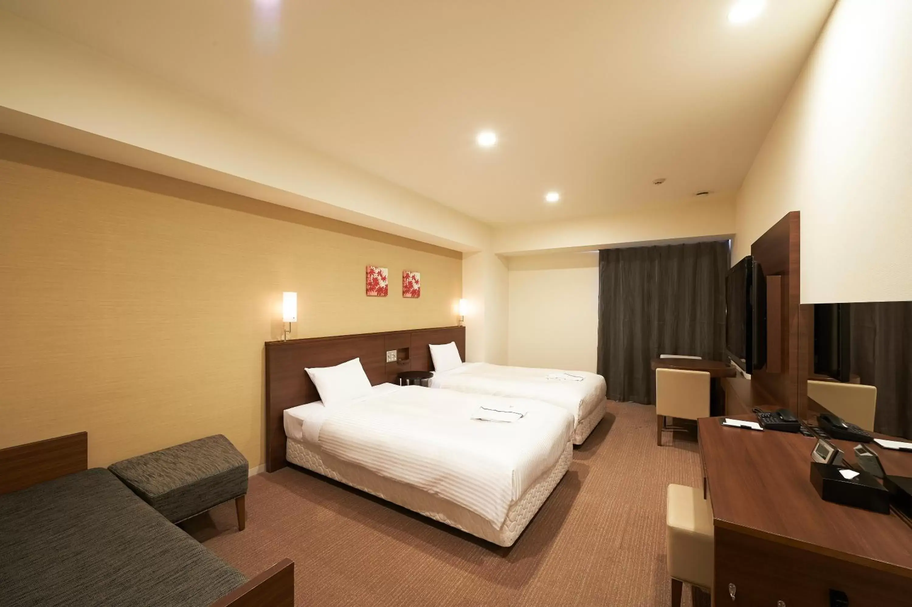 Photo of the whole room in Sotetsu Fresa Inn Chiba Kashiwa