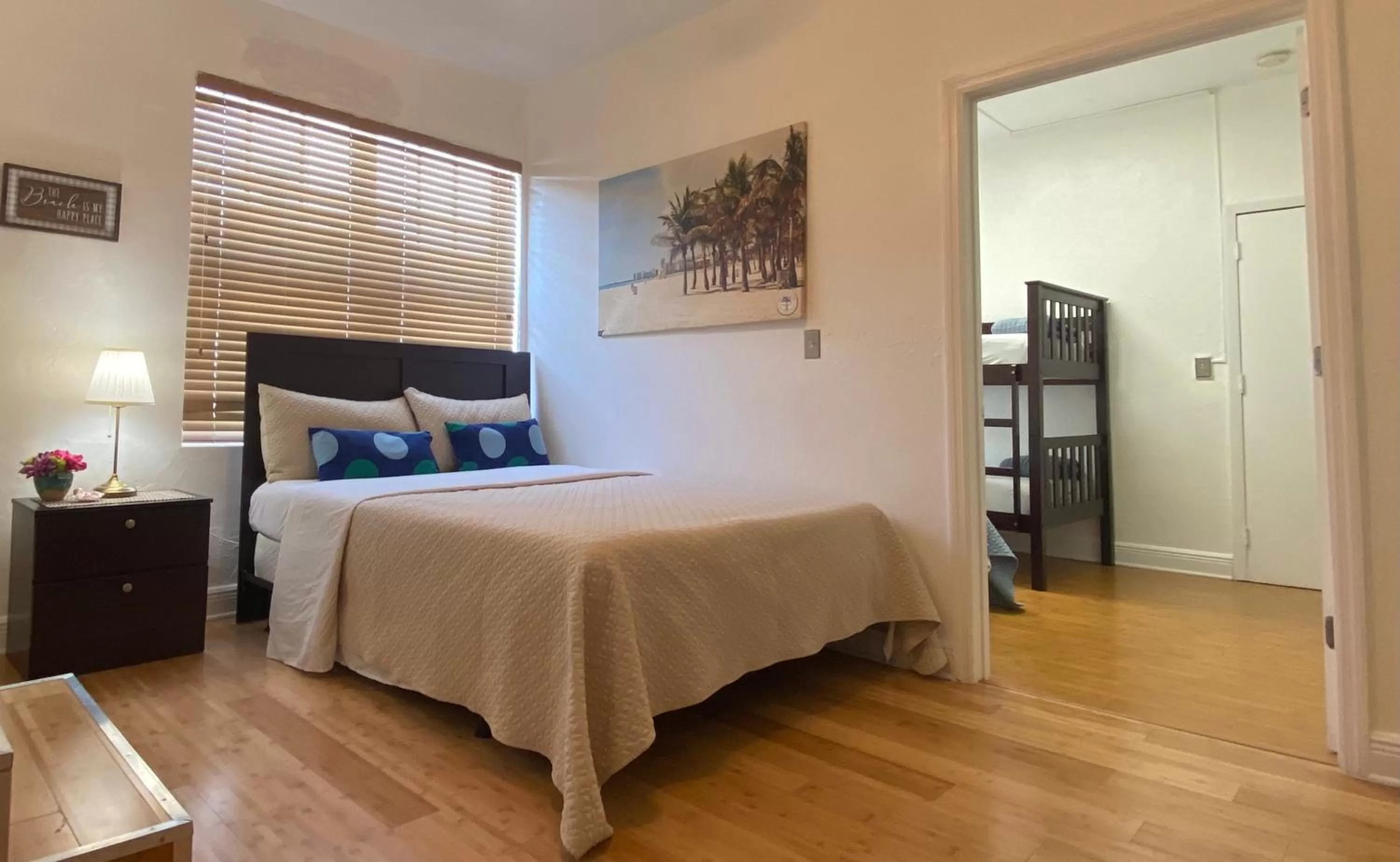 View (from property/room), Bed in Miami Beach Rooms B&B