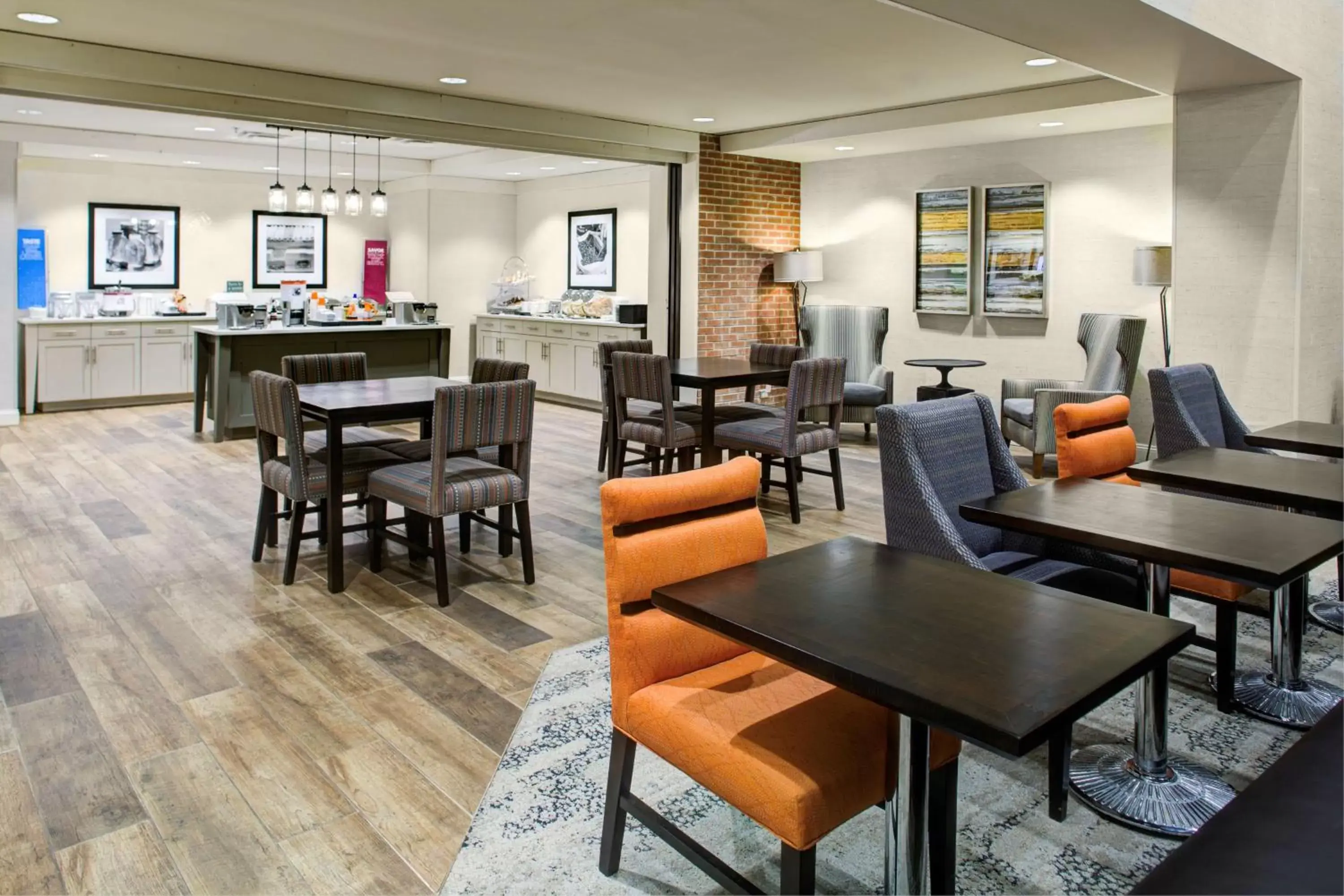 Breakfast, Restaurant/Places to Eat in Hampton Inn & Suites Pittsburg Kansas Crossing