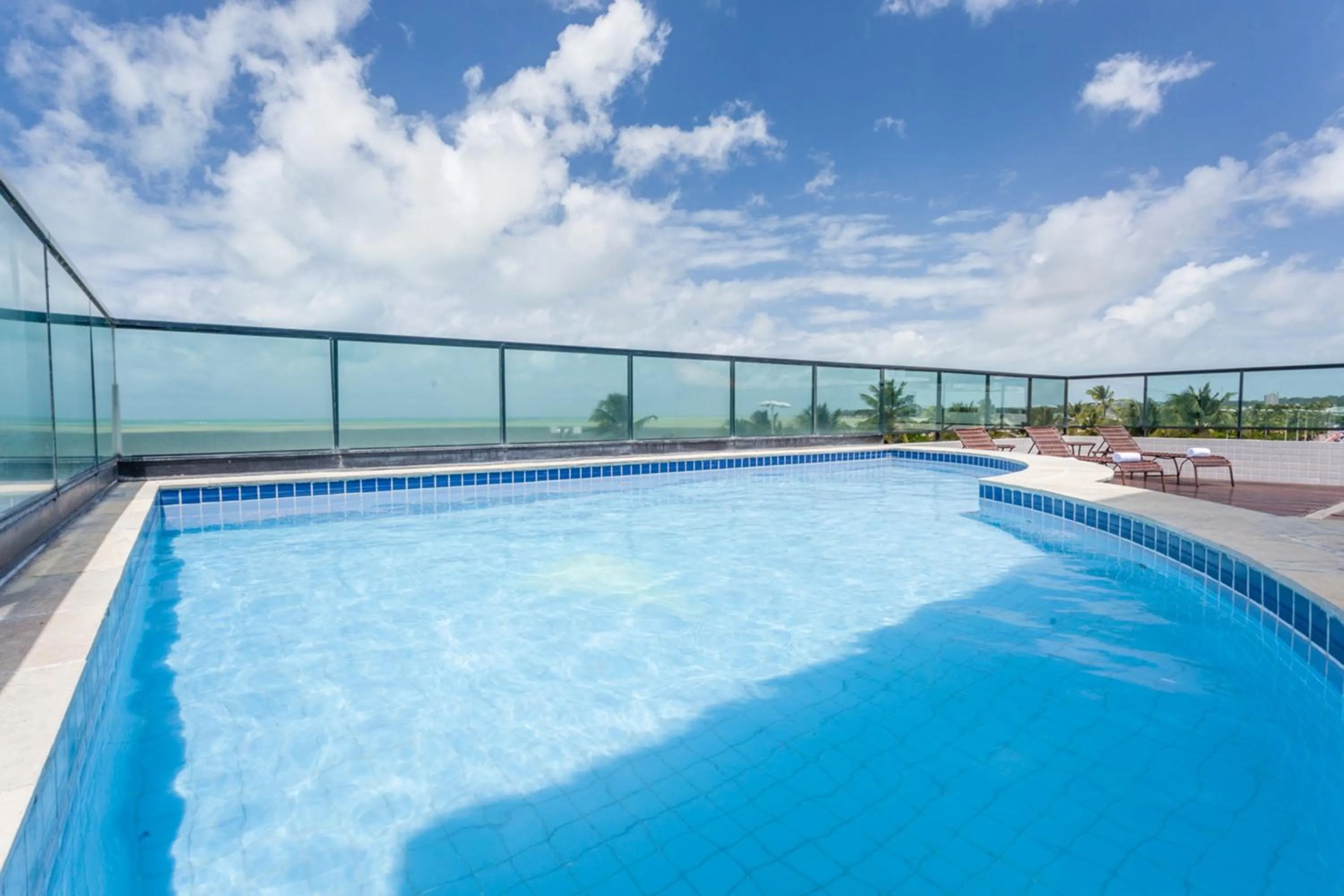 Swimming pool in João Pessoa Hplus Beach