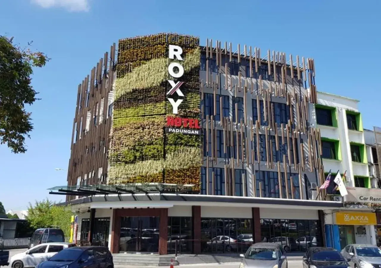 Facade/entrance, Property Building in Roxy Hotel Padungan