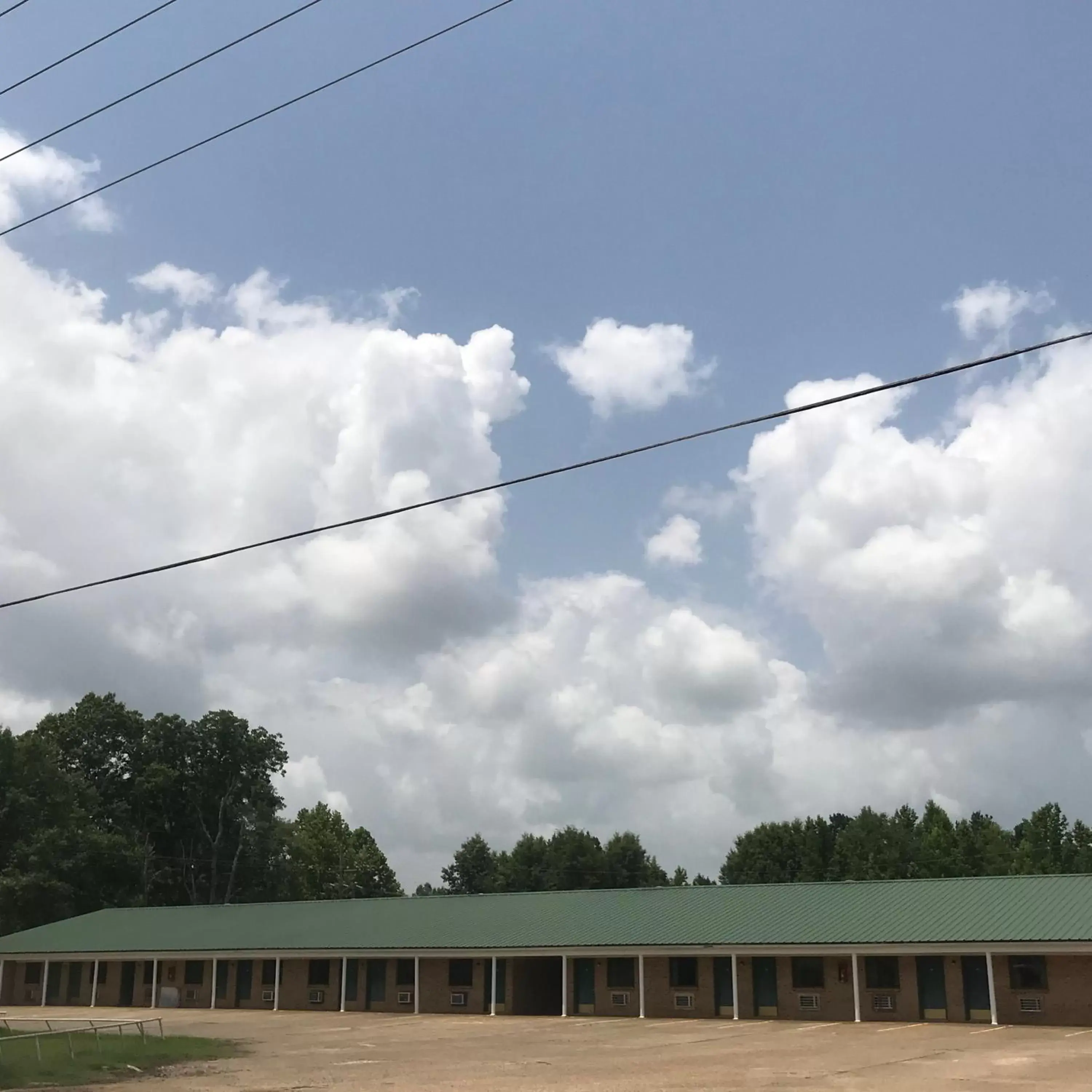 Facade/entrance in Linder Motor Lodge