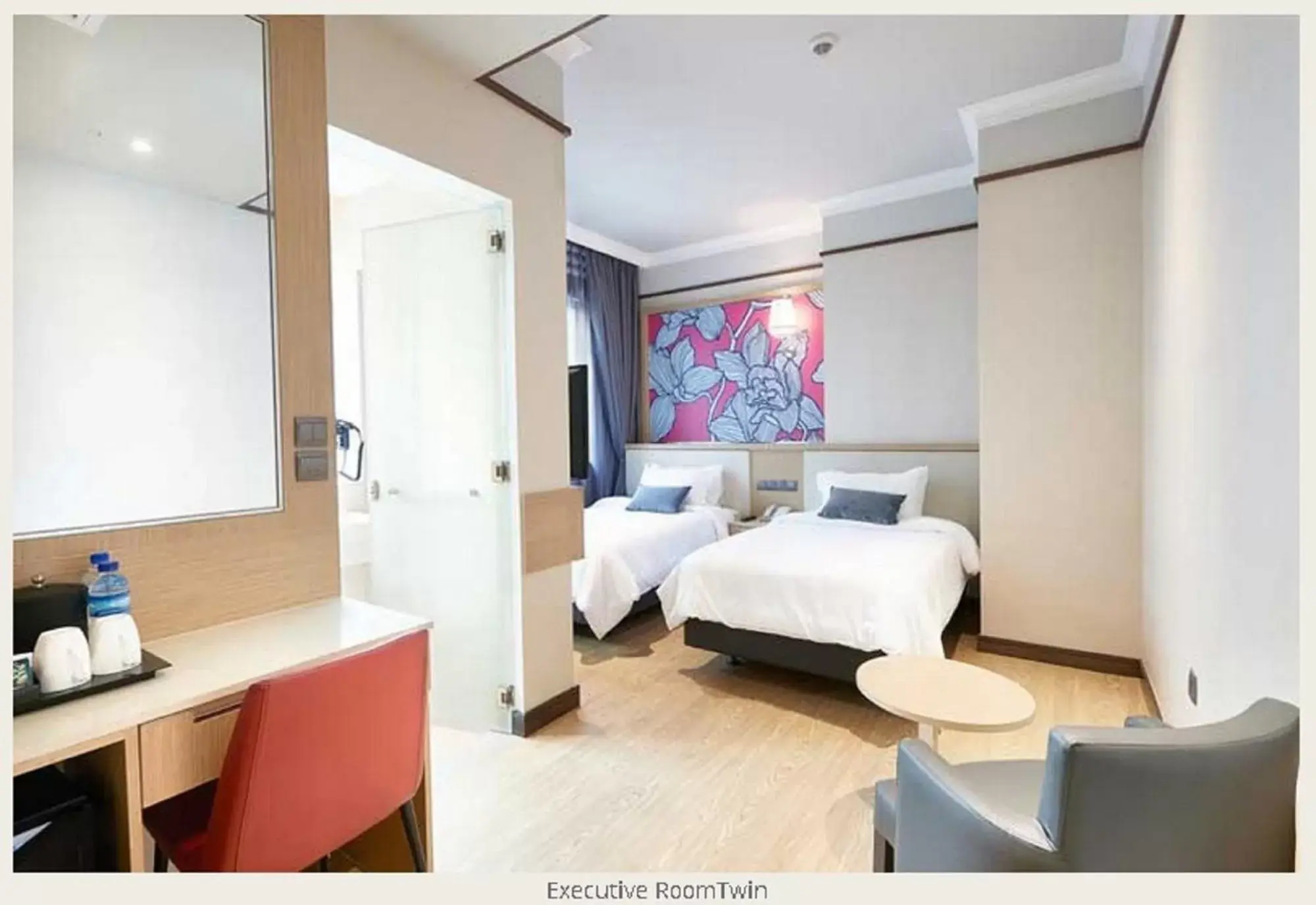 Photo of the whole room in Hotel Bencoolen at Hong Kong Street