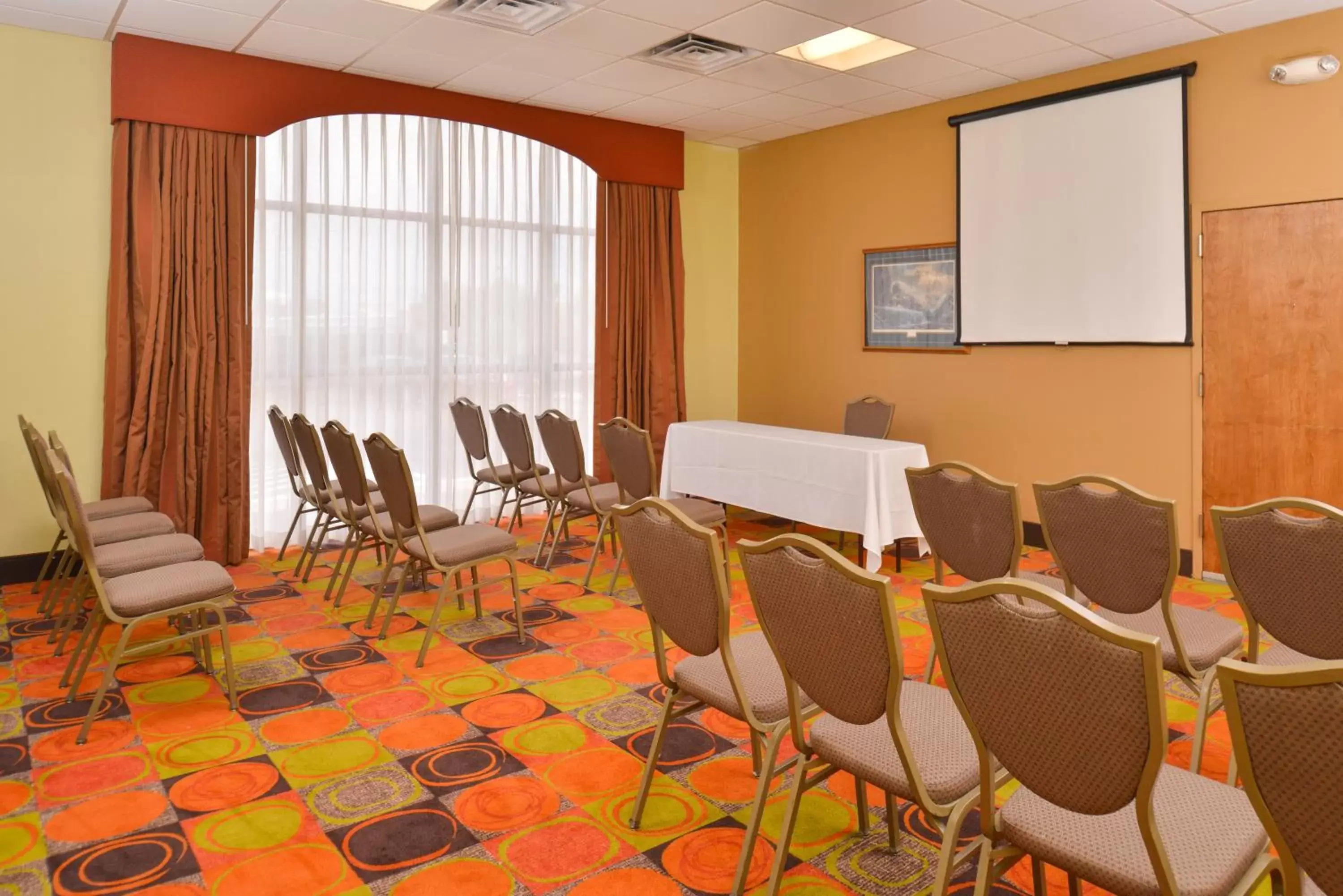 Meeting/conference room in Ramada Plaza by Wyndham Sheridan Hotel & Convention Center