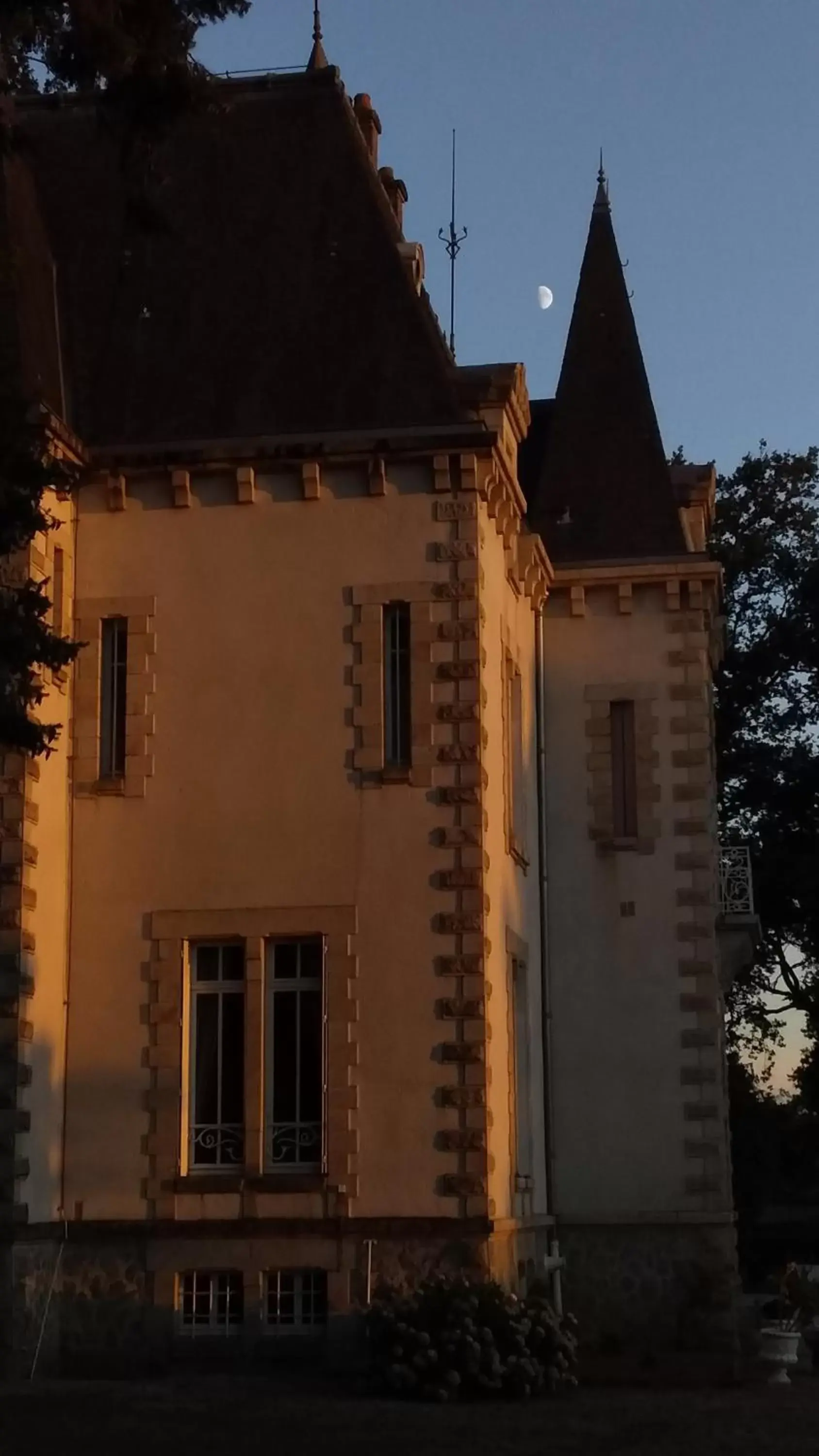 Property Building in Chateau Maleplane
