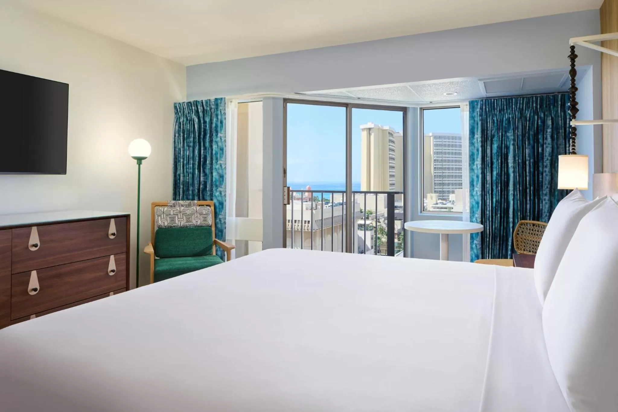 Bed in Waikiki Malia