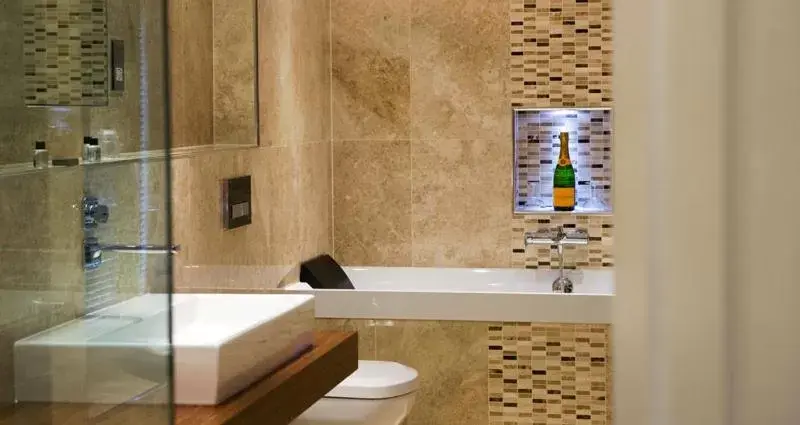 Bathroom in Applegarth Villa Hotel & Restaurant (Adult Only)