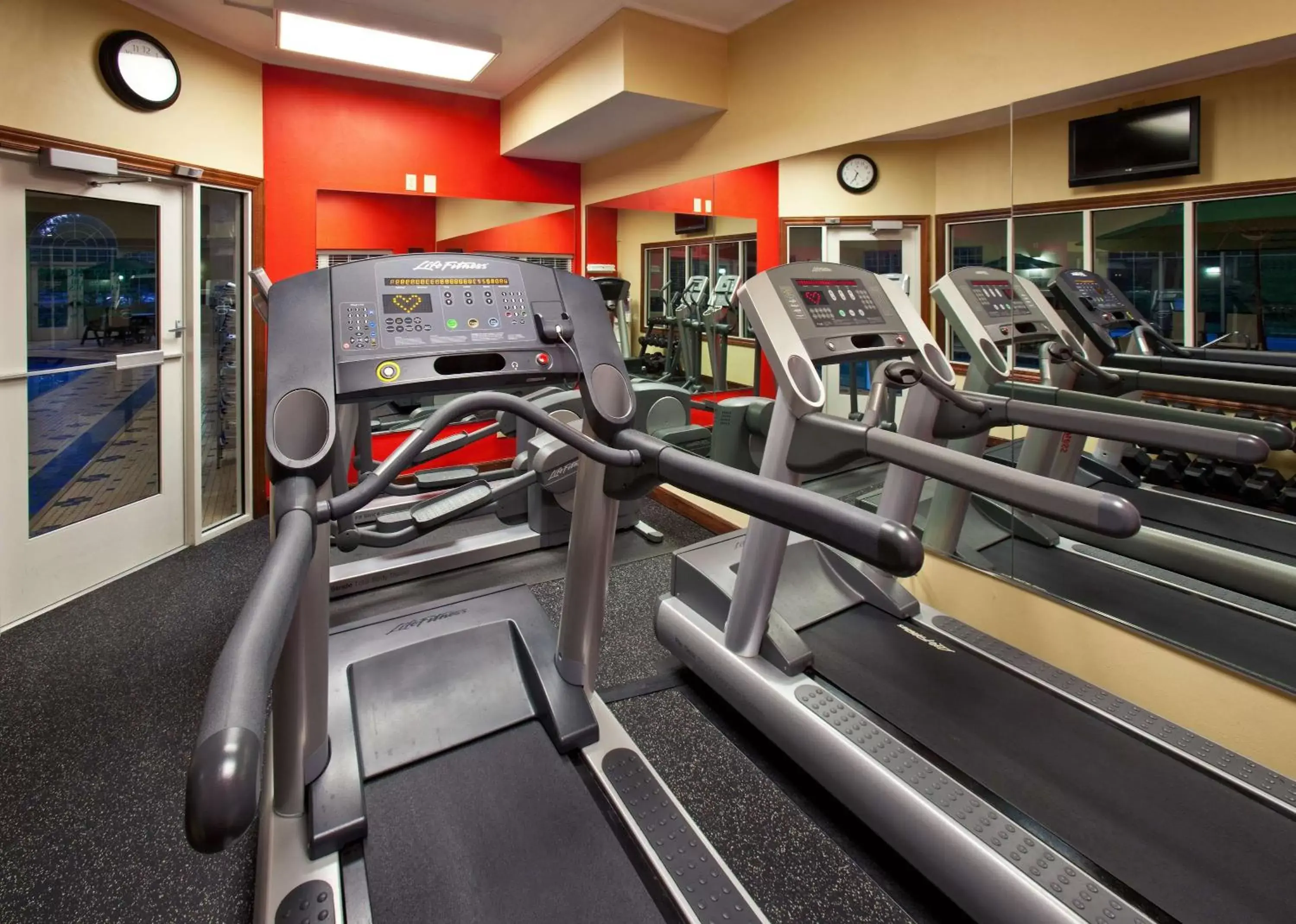 Activities, Fitness Center/Facilities in Country Inn & Suites by Radisson, Des Moines West, IA