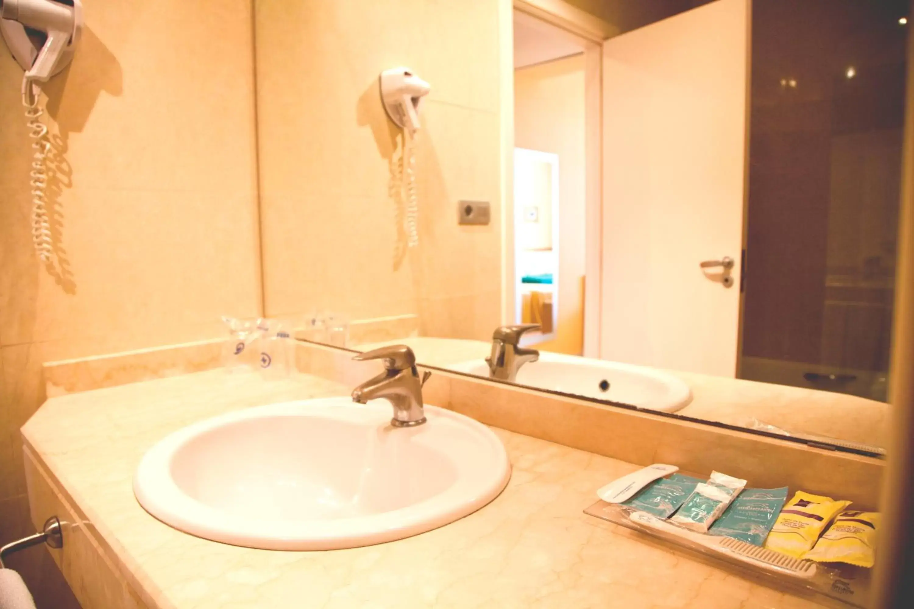 Bathroom in Hotel Mediterraneo