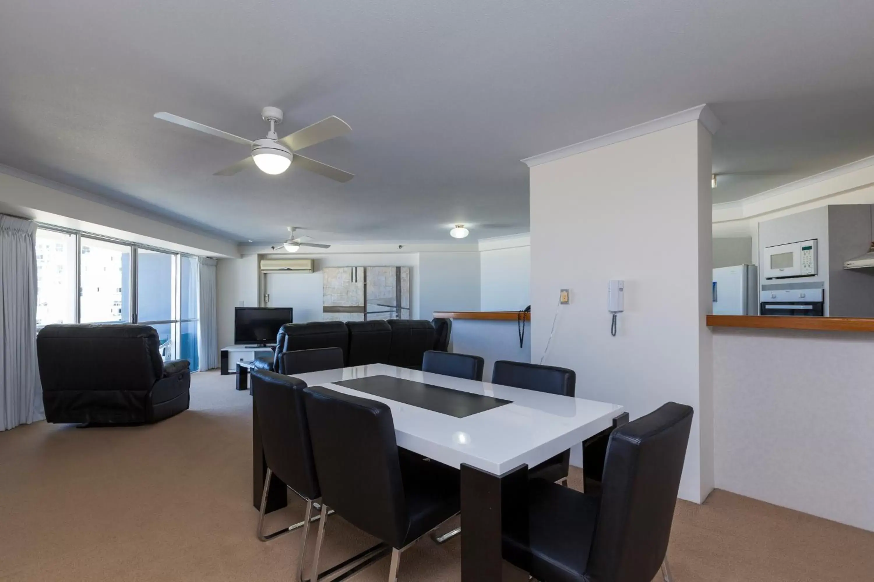 Dining Area in Points North Apartments