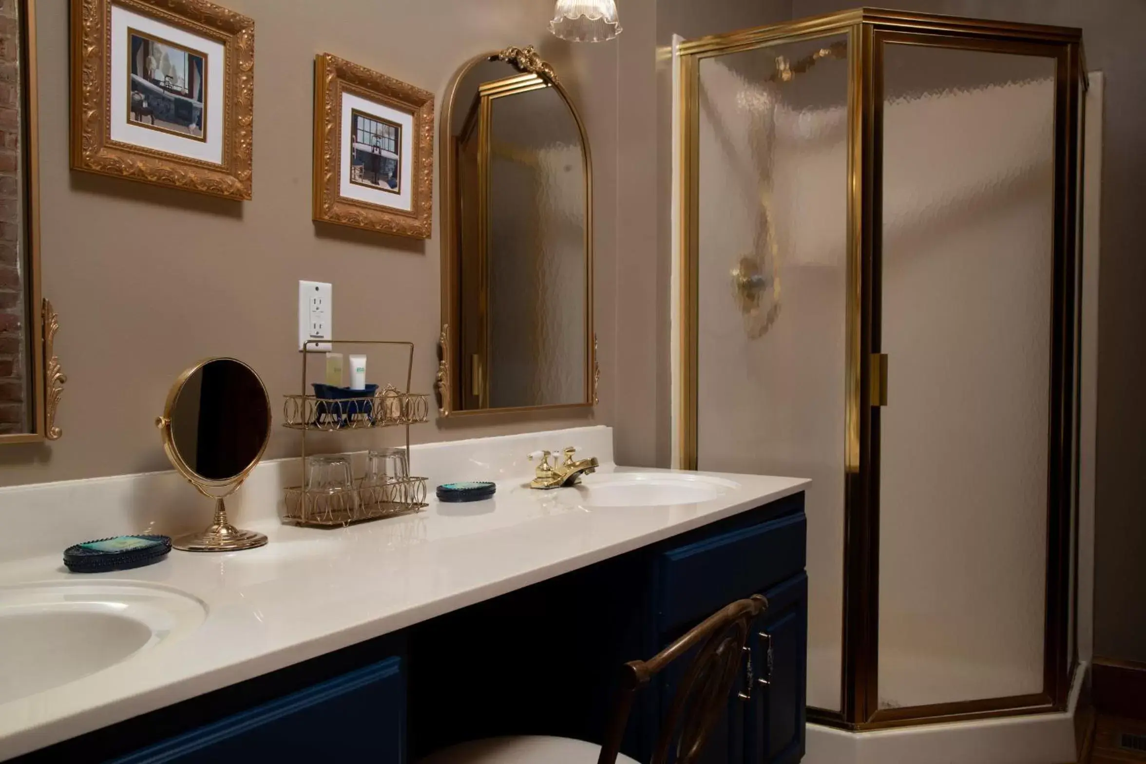 Bathroom in Riverboat Suites