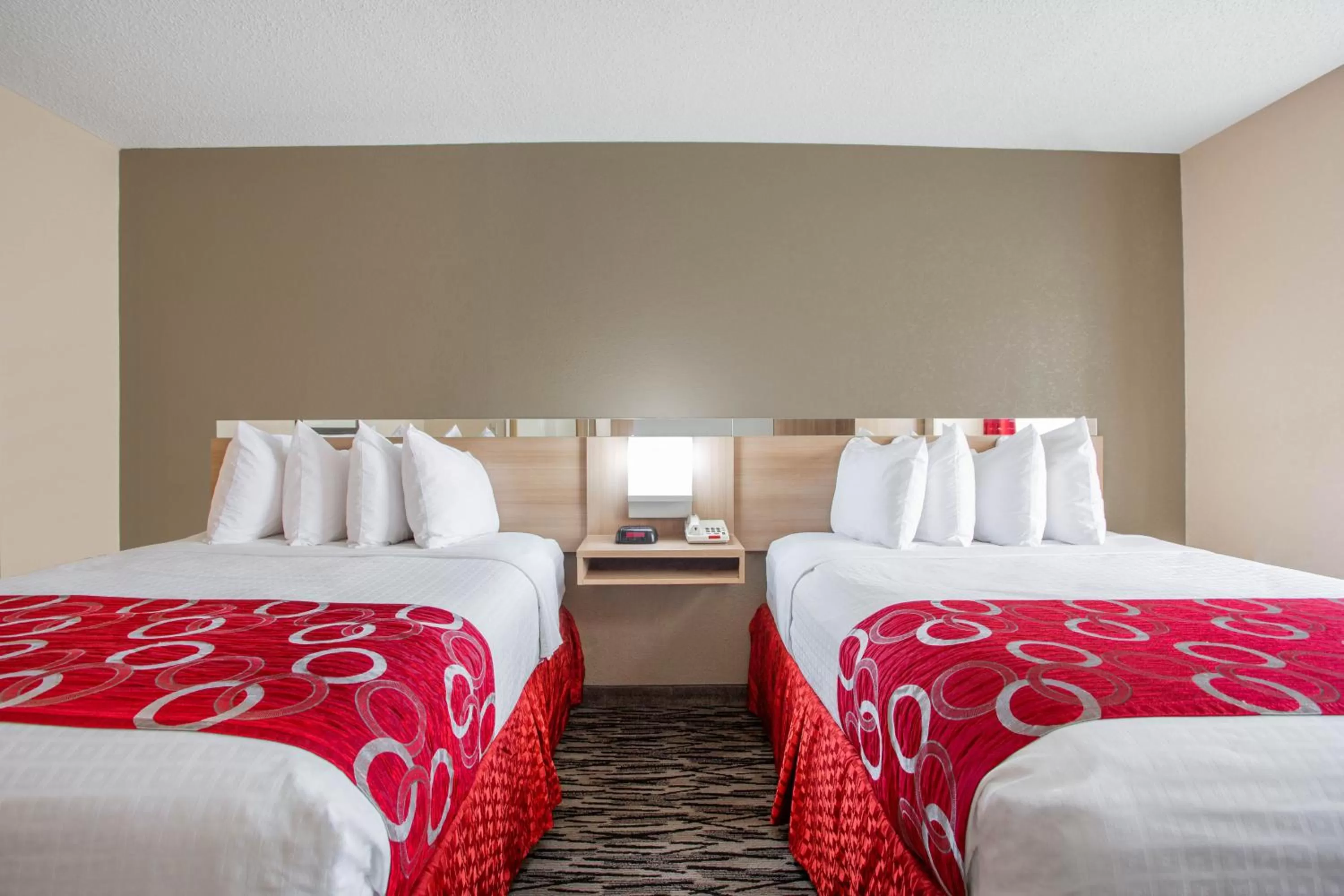 Bedroom, Bed in Microtel Inn & Suites by Wyndham Charleston