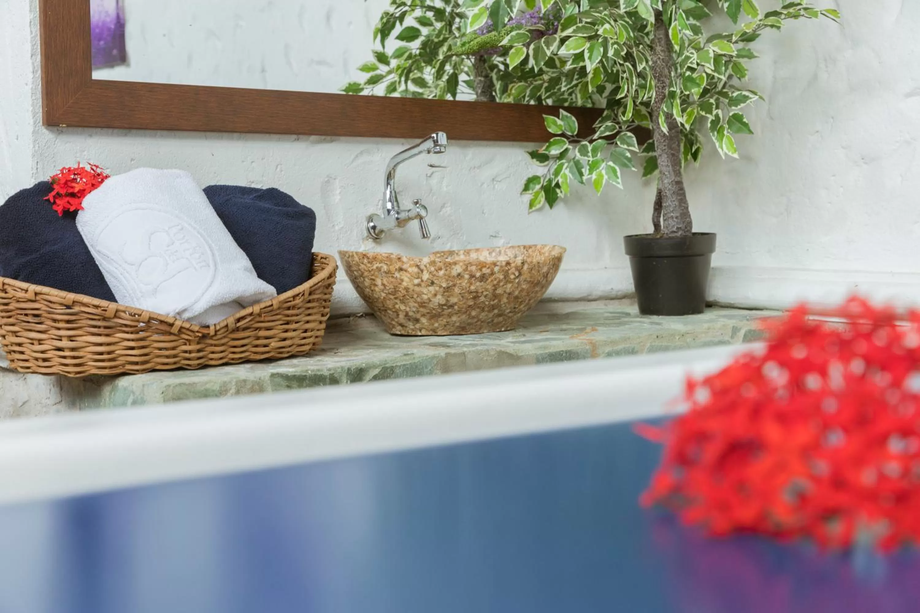 Property building in Hotel Portón del Sol