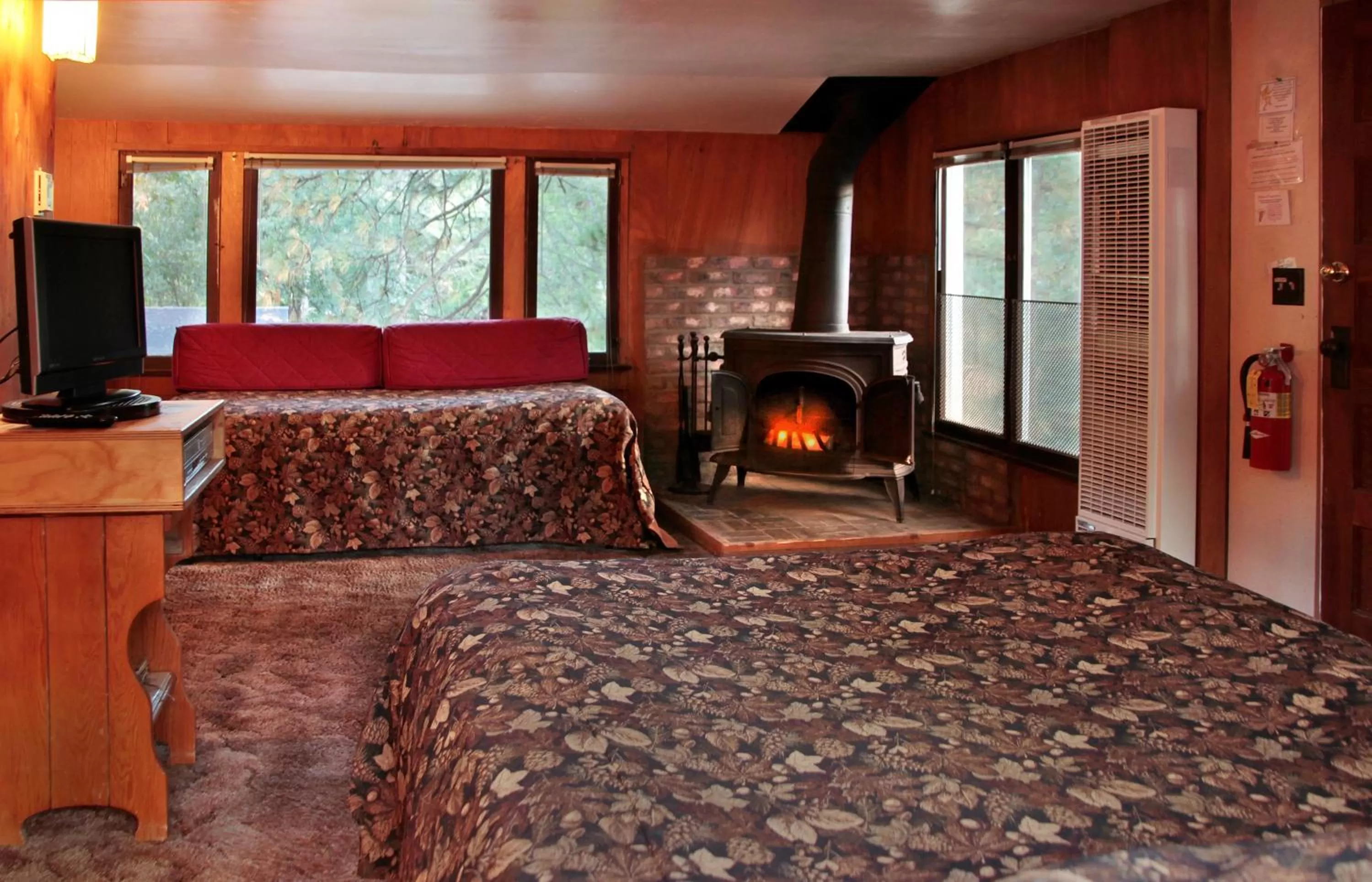 Bed in Silver Pines Lodge