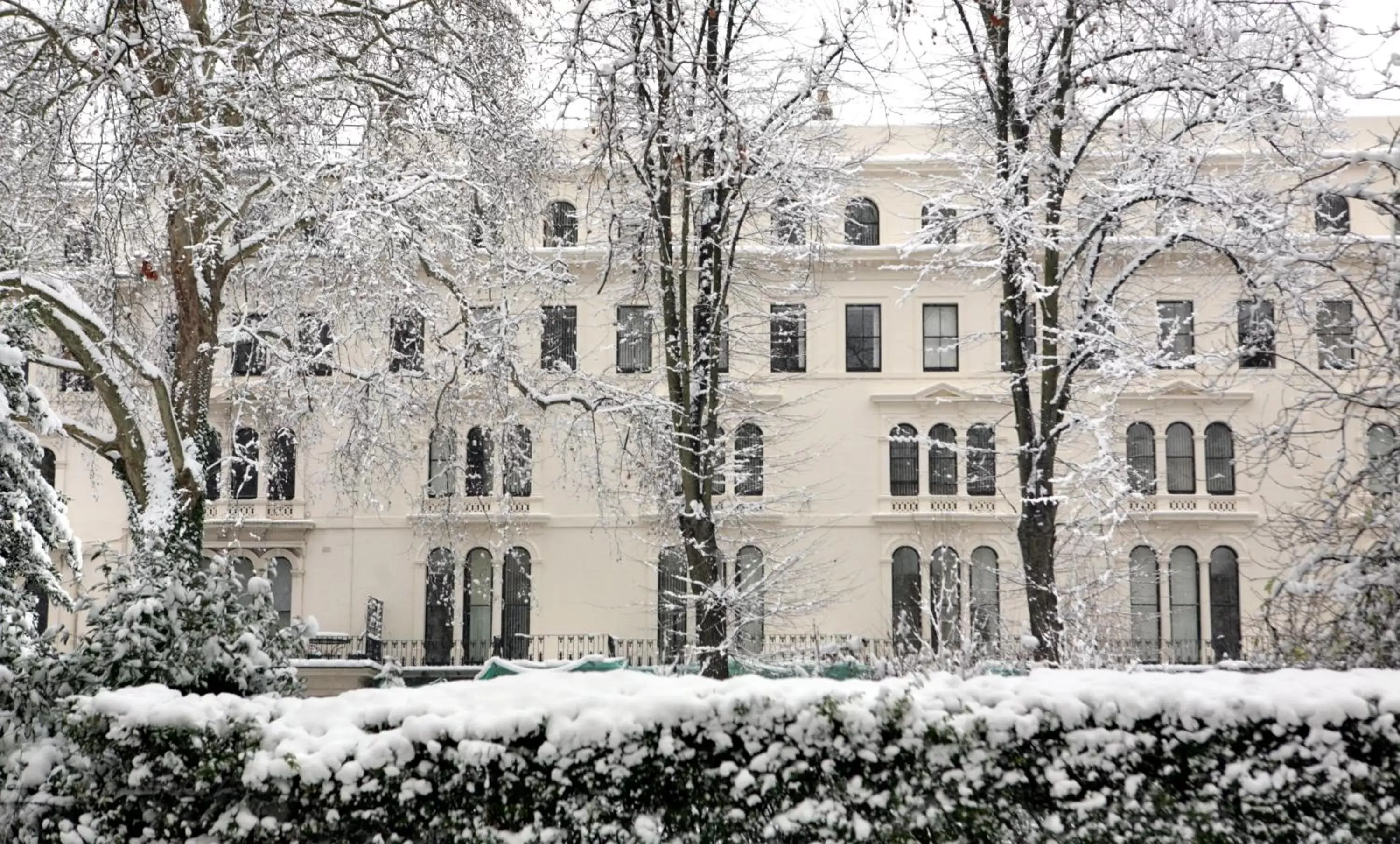 Facade/entrance, Winter in London House Hotel
