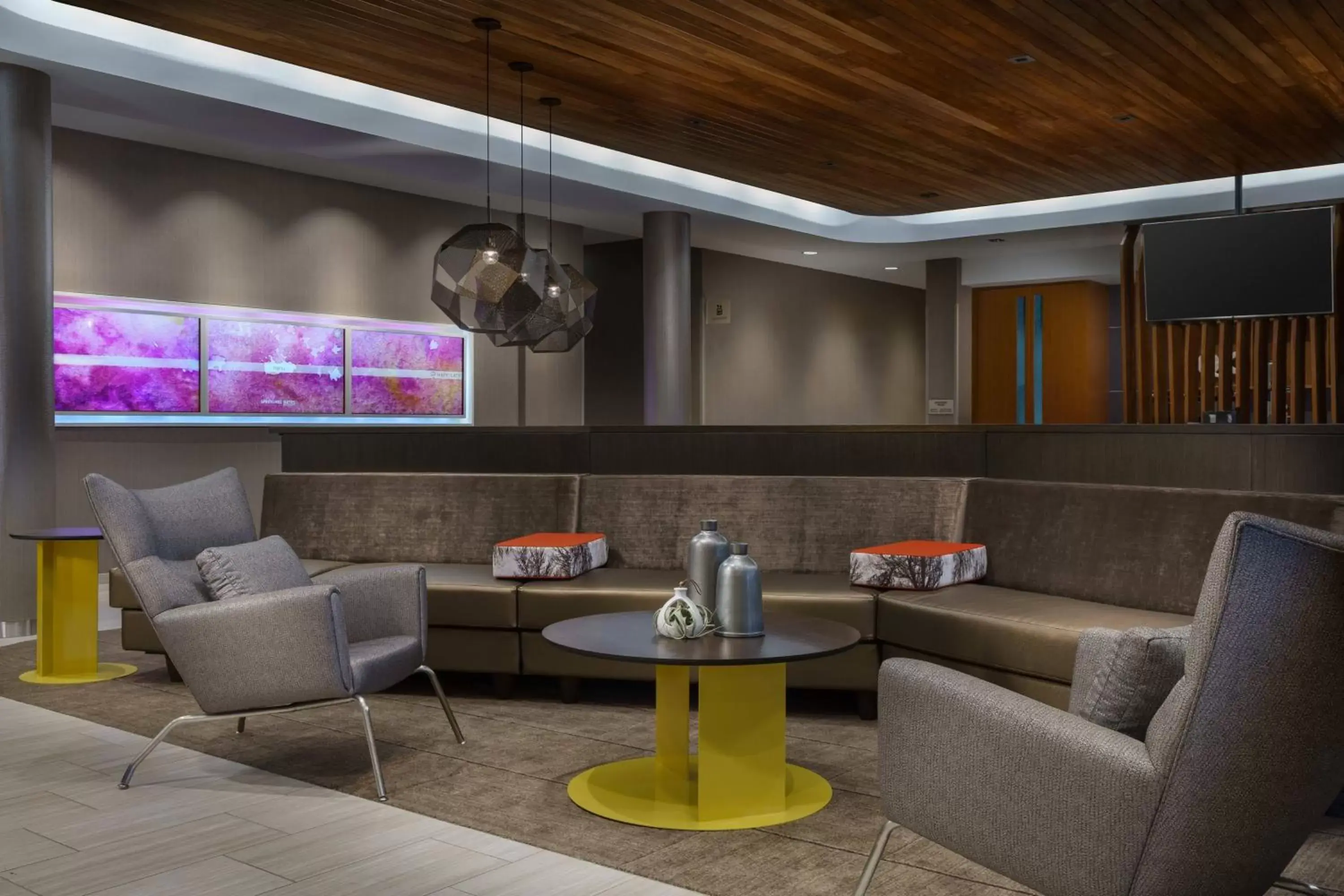 Lobby or reception, Lounge/Bar in SpringHill Suites by Marriott Philadelphia West Chester/Exton