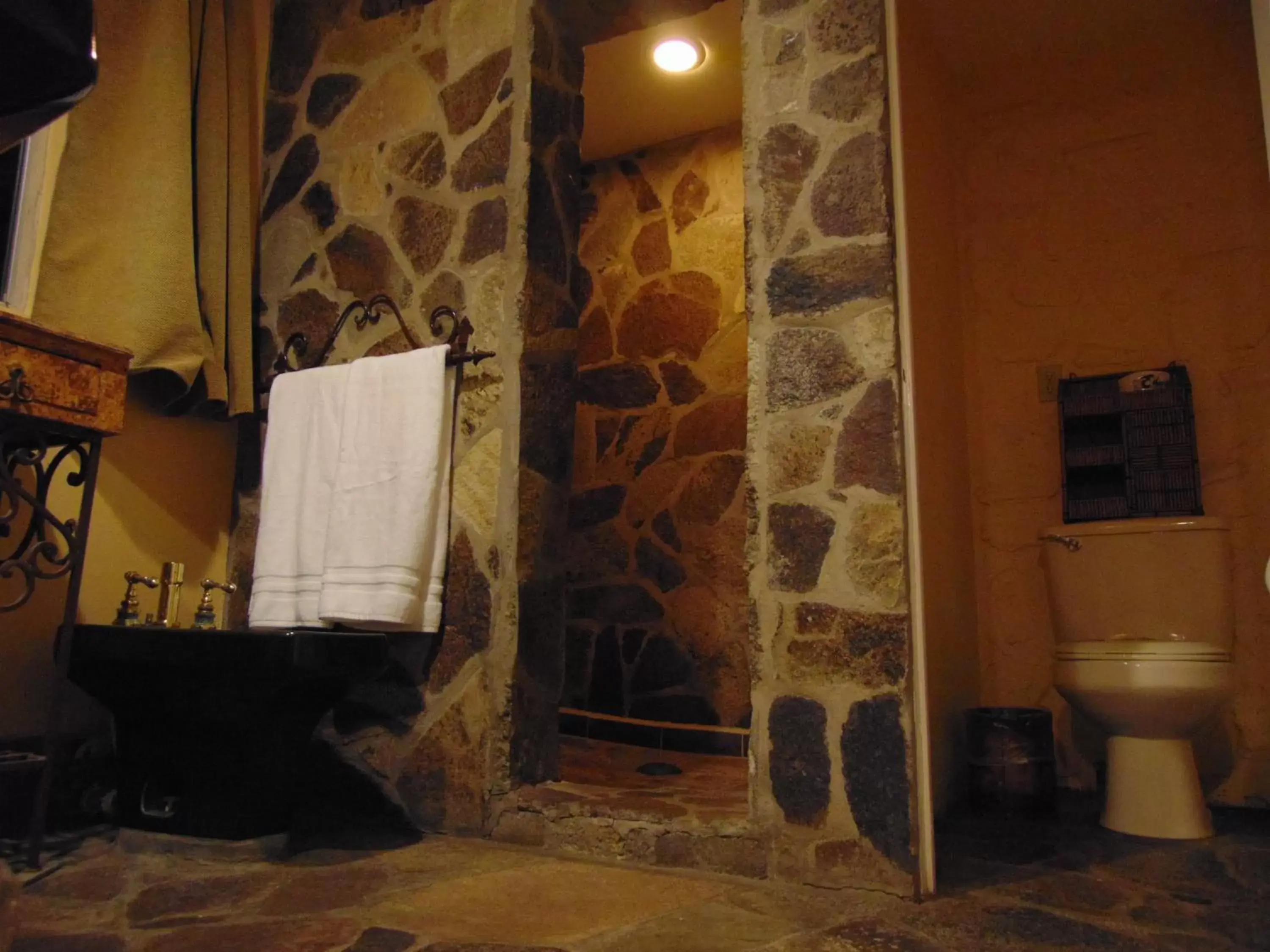 Bathroom in Poco Cielo Hotel