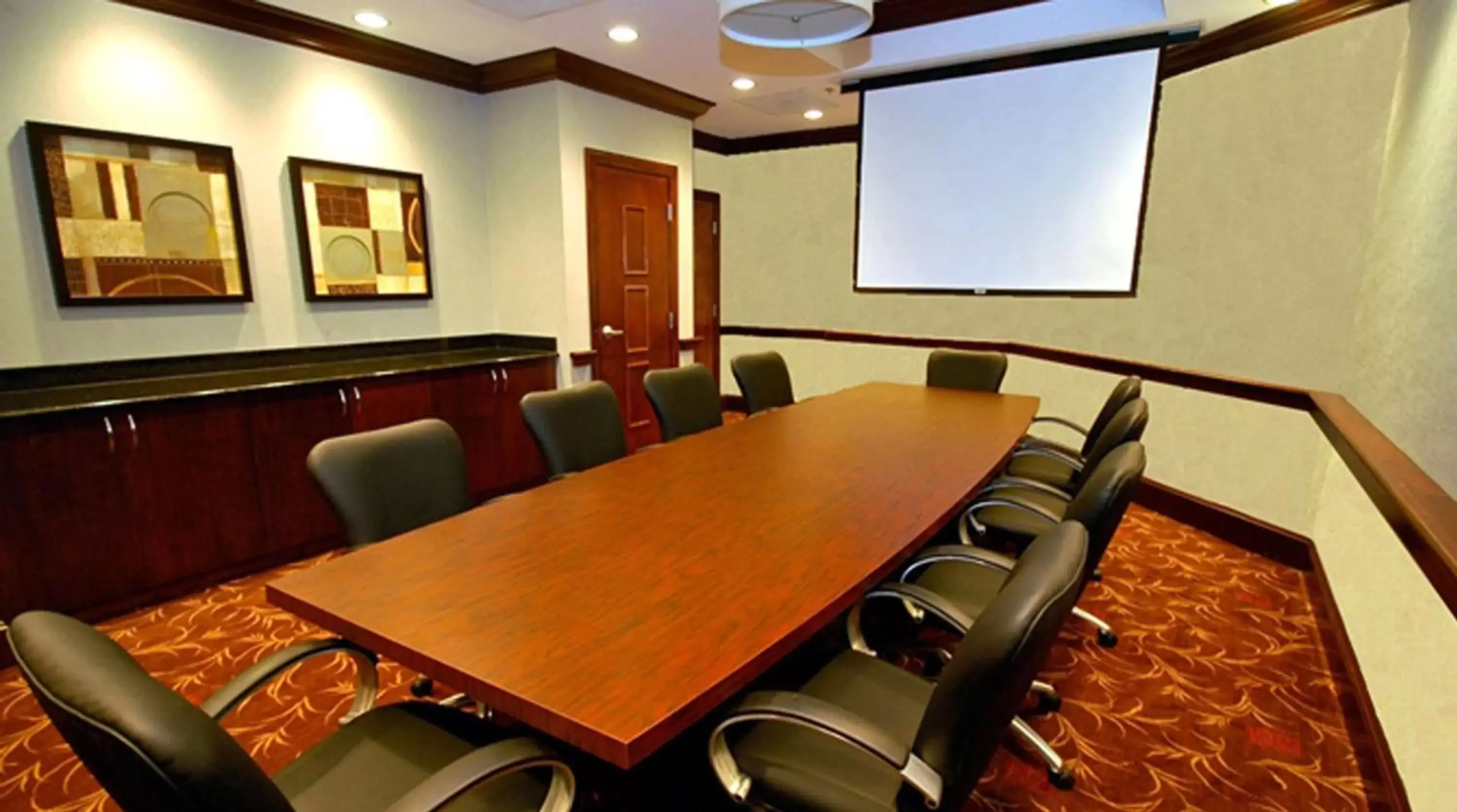 Meeting/conference room in DoubleTree by Hilton Rocky Mount