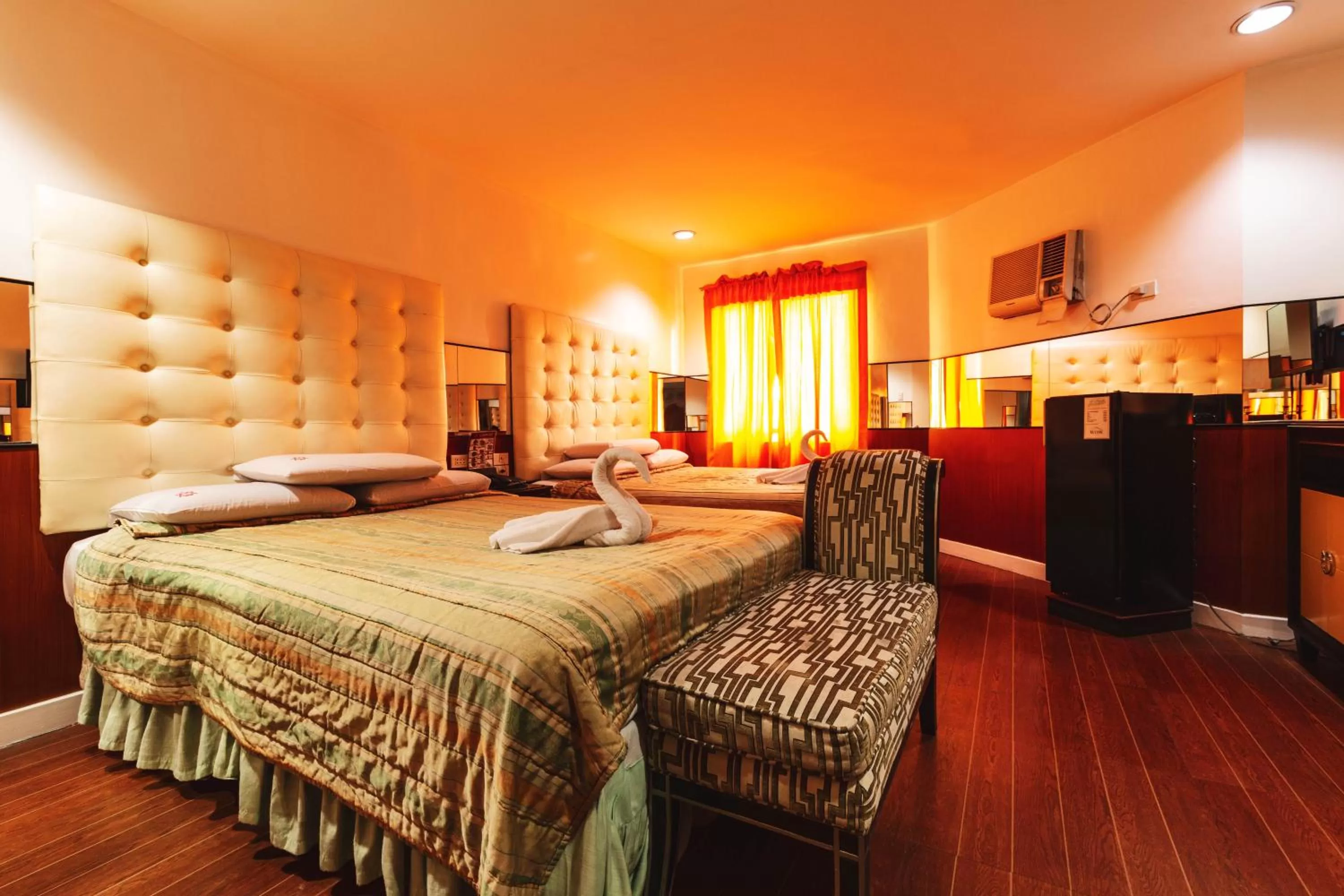 Bedroom, Bed in Town and Country Hotel V Mapa