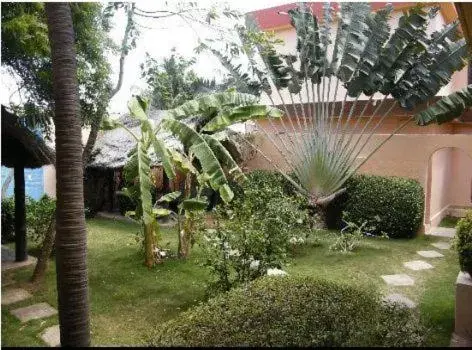 Garden in Hotel Aurore Lomé