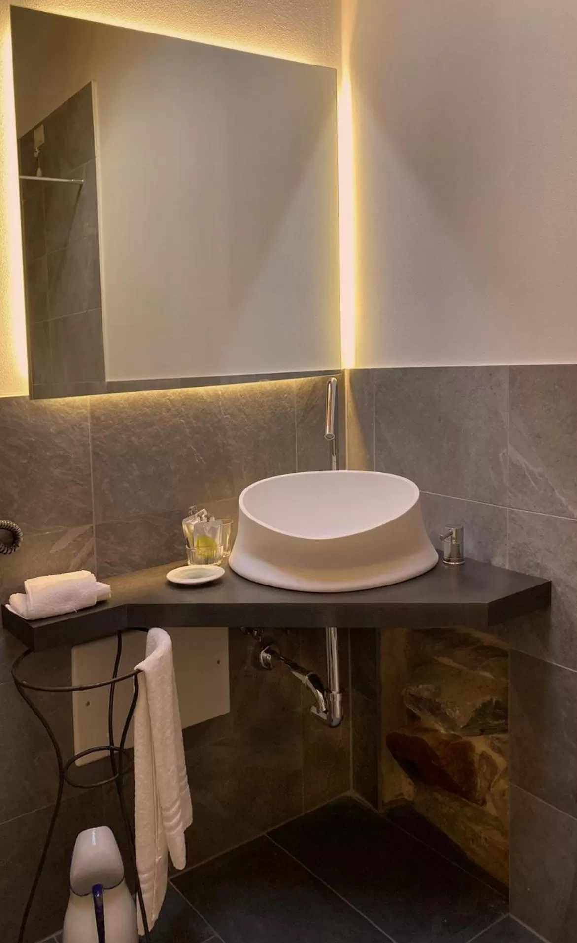 Bathroom in La Corte del Governo 565