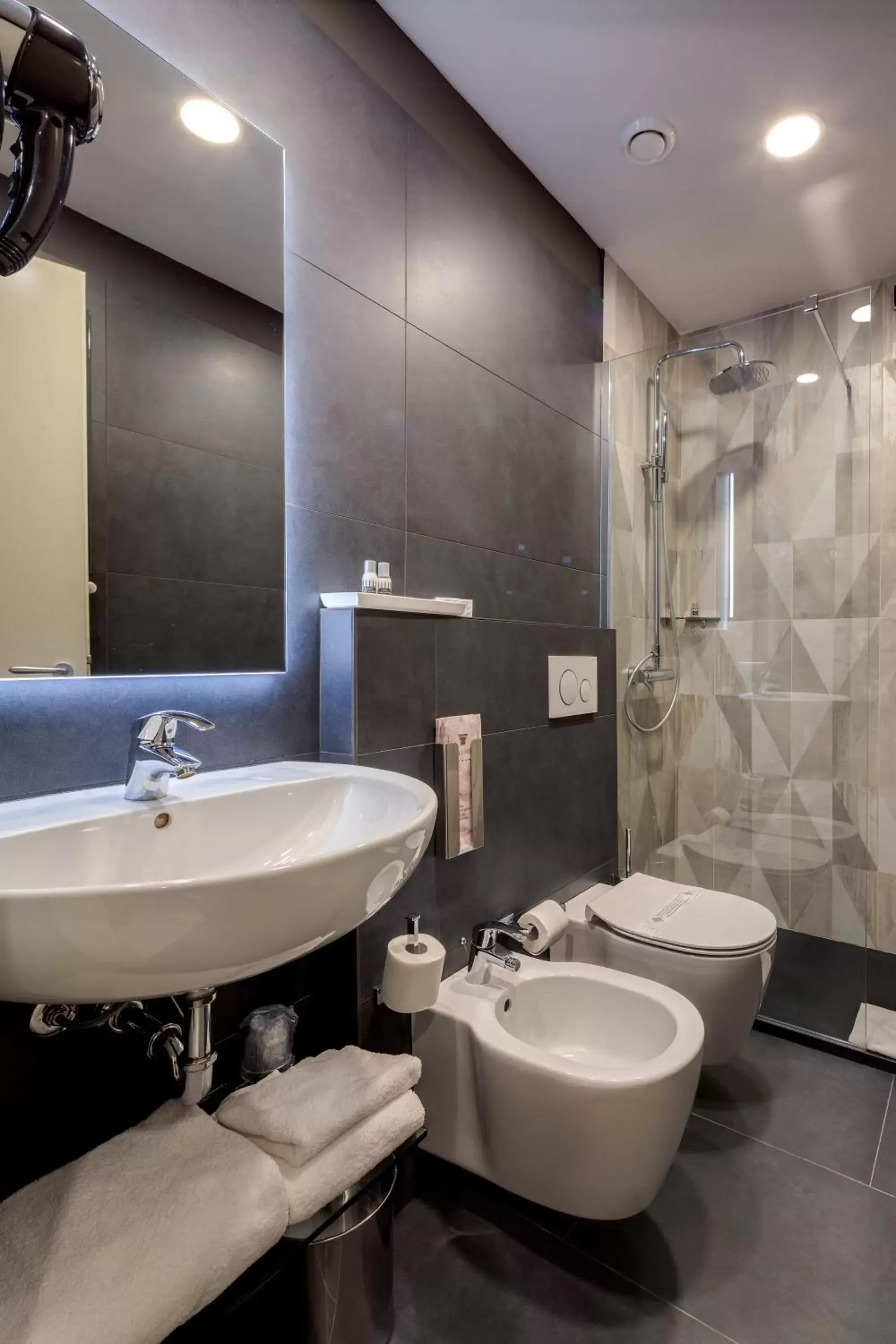 Shower, Bathroom in Best Western Plus Royal Superga Hotel