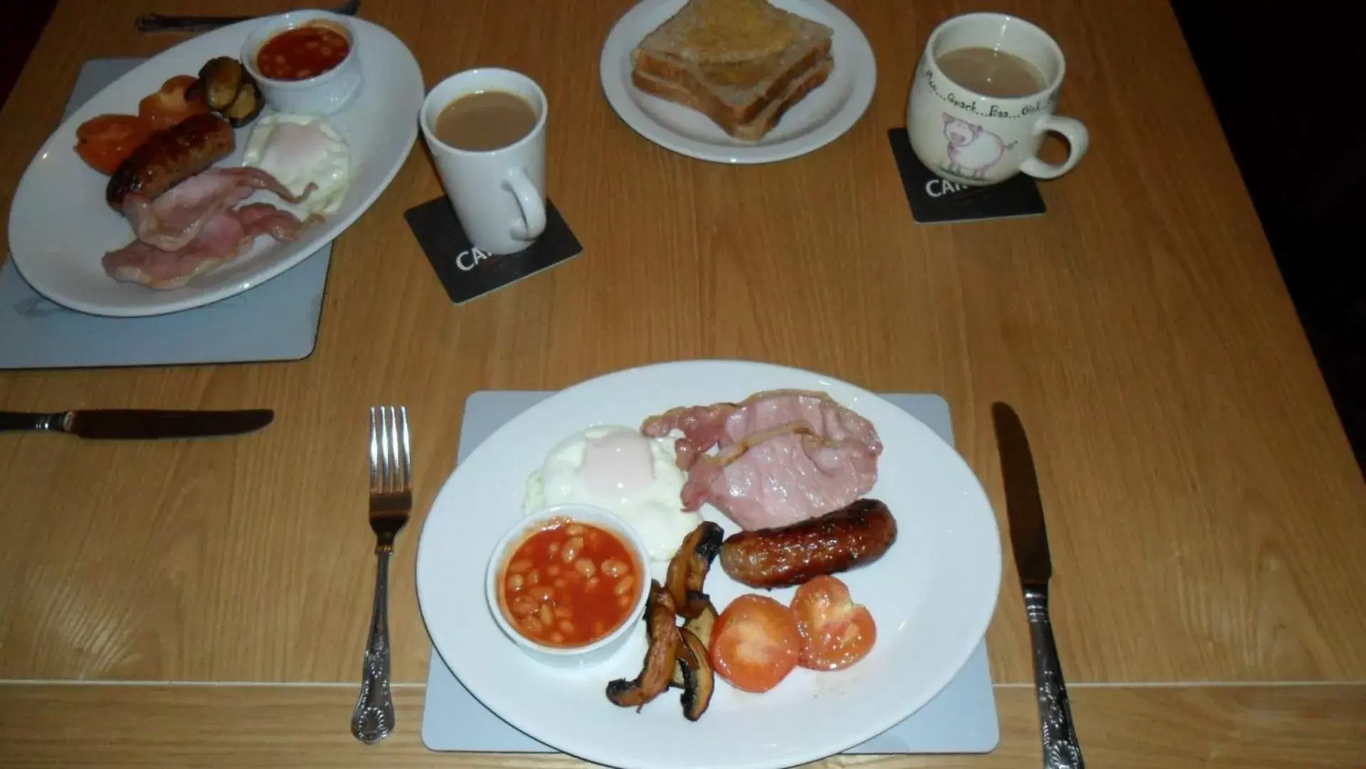 English/Irish breakfast, Food in The Bear