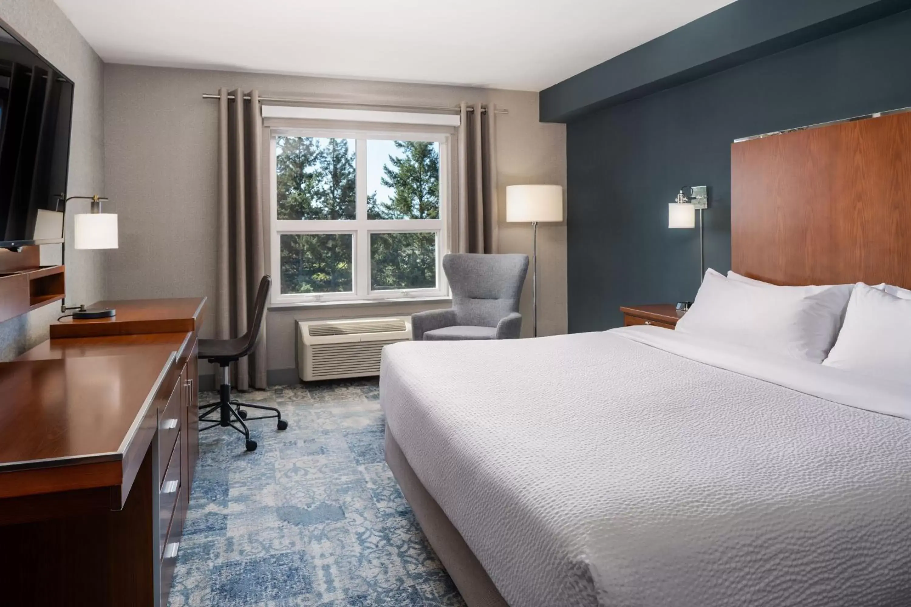 Suite, 1 King in Four Points by Sheraton Victoria Gateway Suite, 1 King in Four Points by Sheraton Victoria Gateway