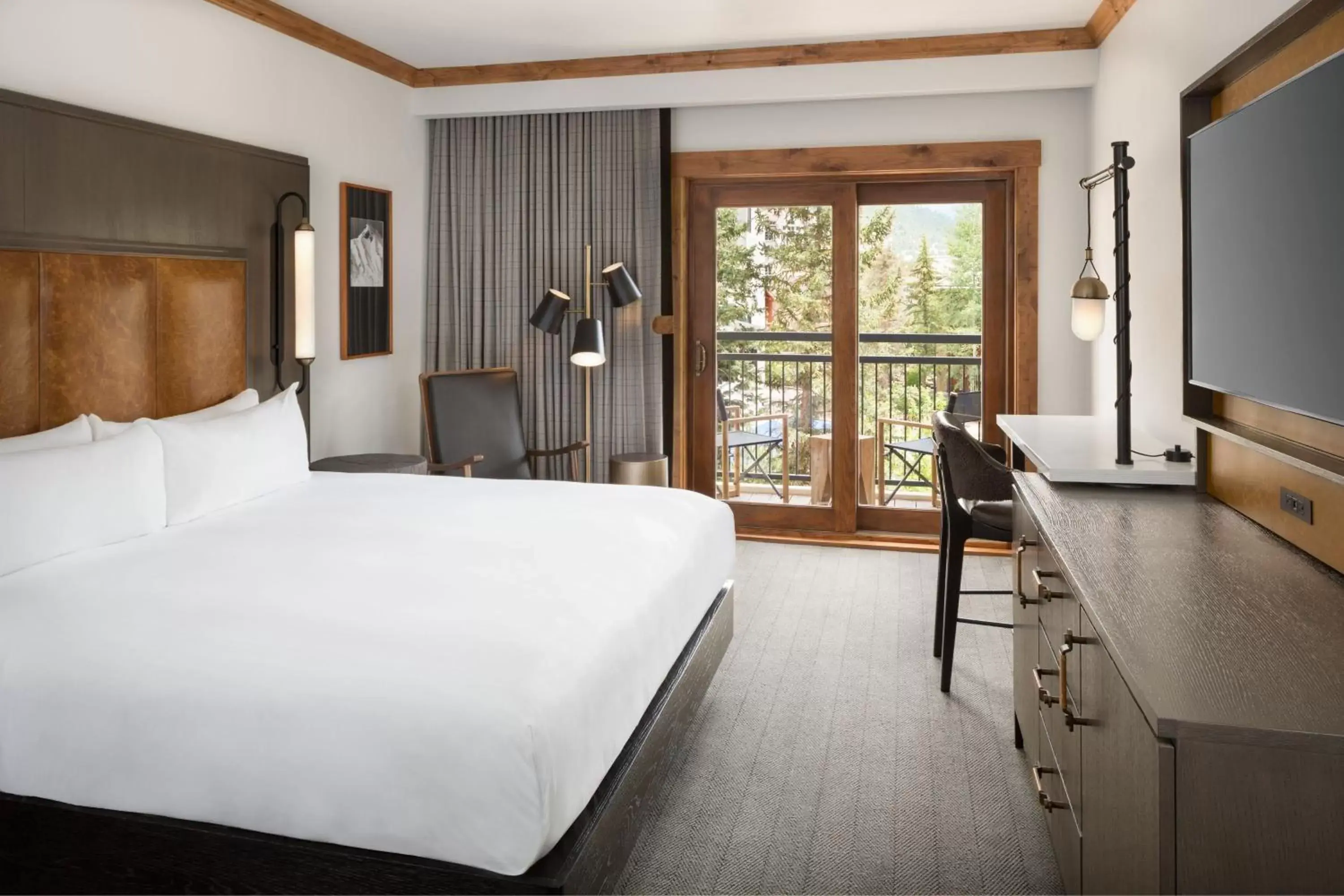 Photo of the whole room, Bed in The Hythe, a Luxury Collection Resort, Vail