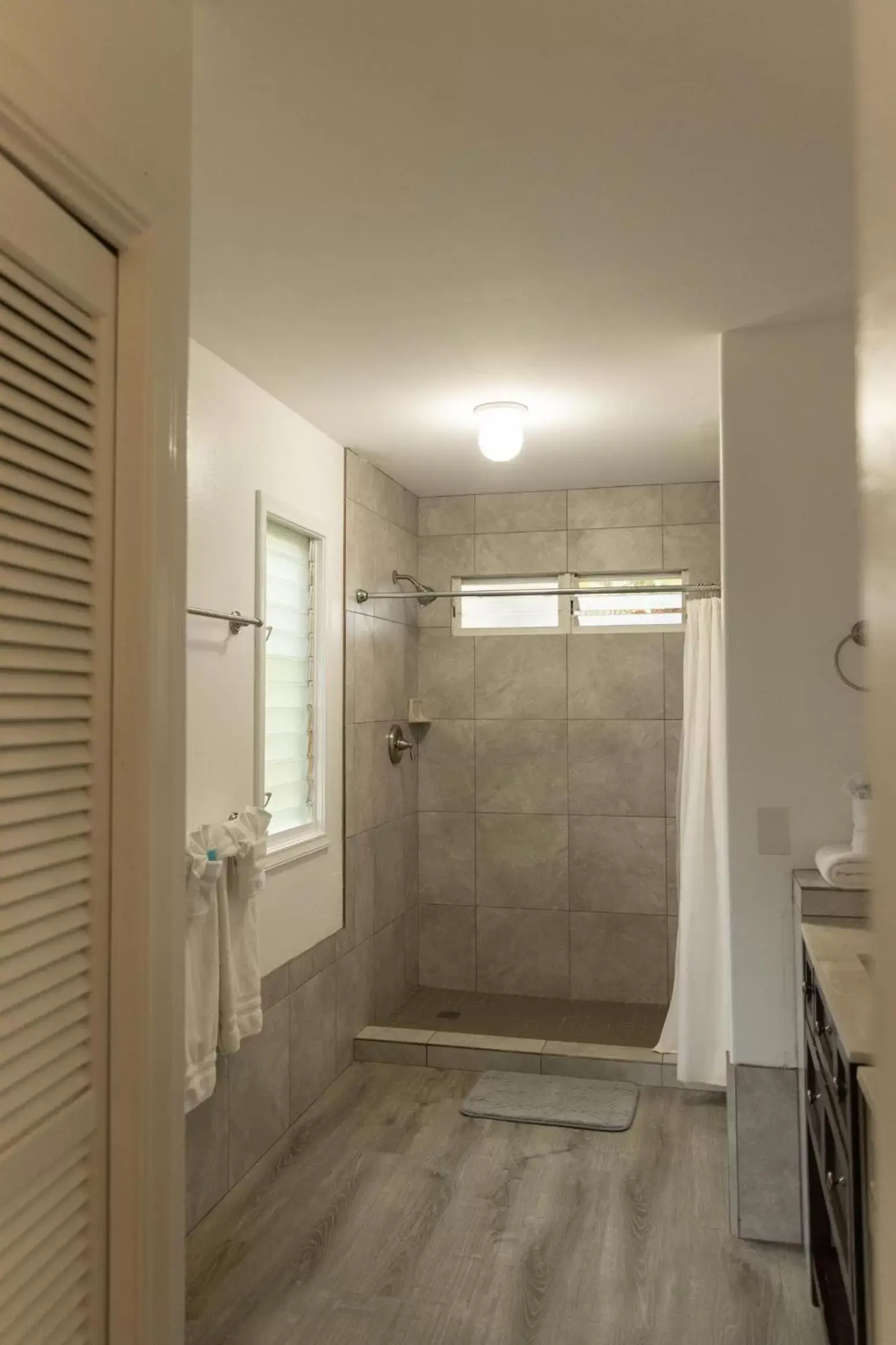 Shower, Bathroom in Puu Koa Palms vacation rental