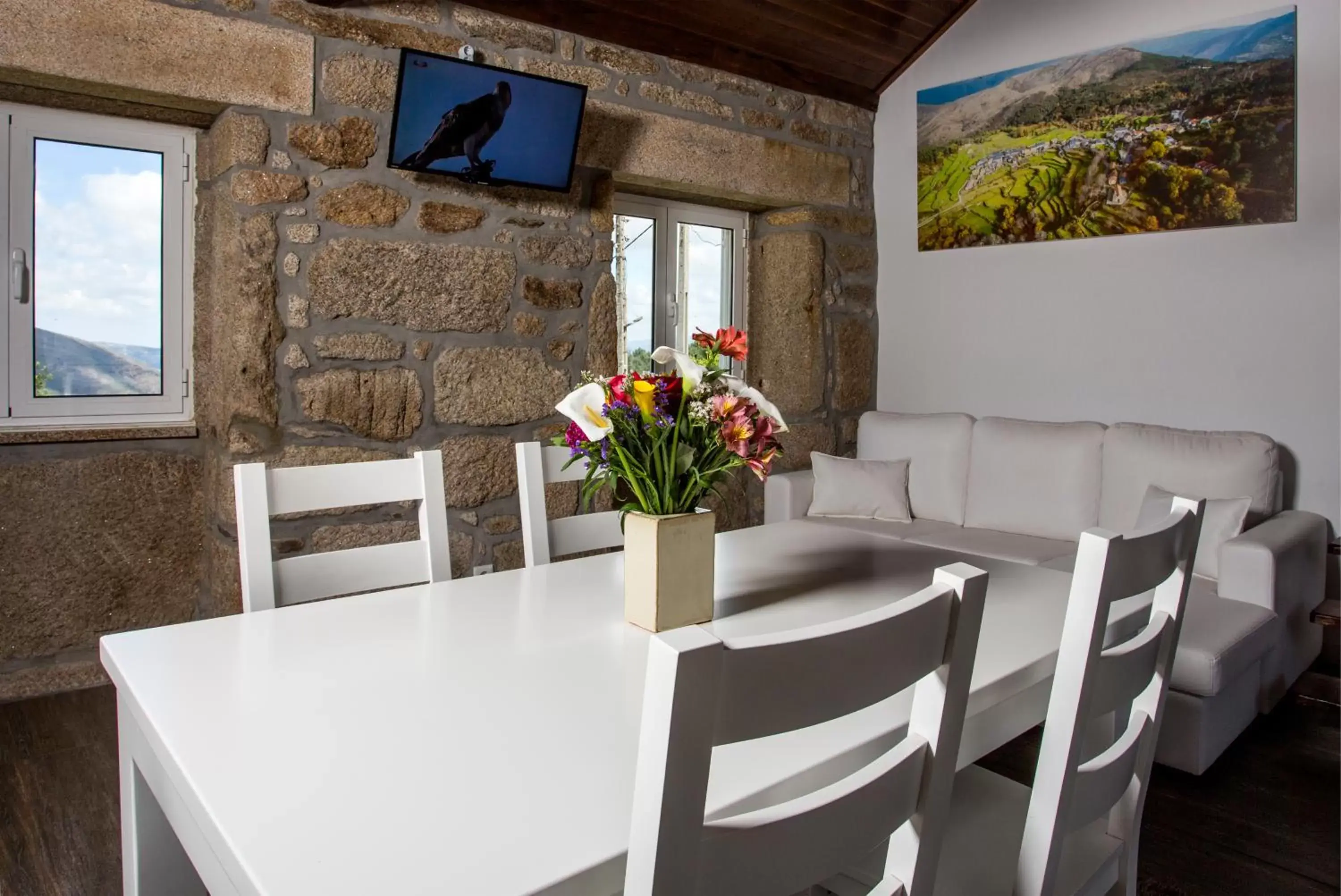 Living room, Dining Area in Casa Amarela