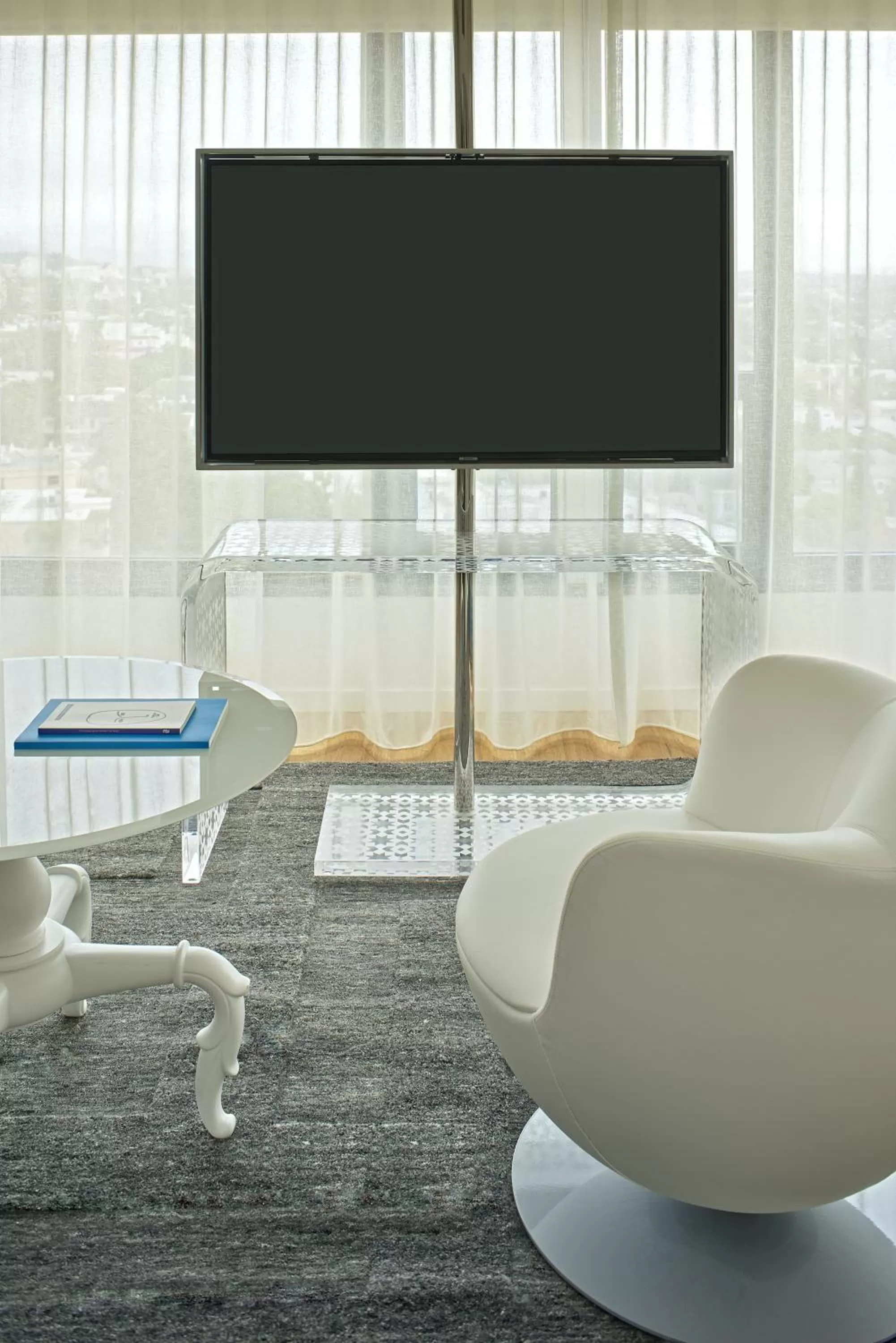 TV and multimedia in Mondrian Los Angeles