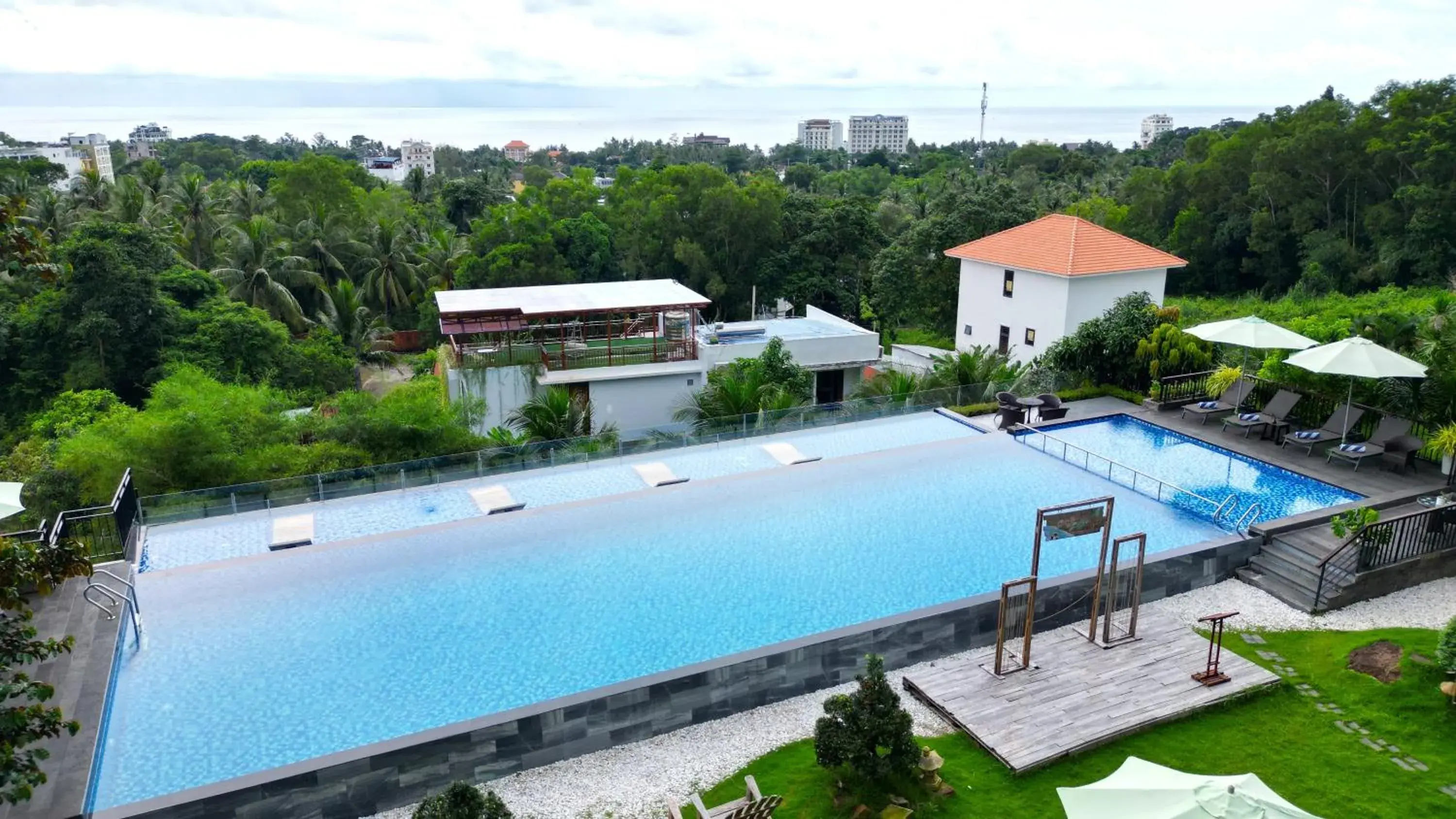 Swimming pool, Pool View in Tom Hill Boutique Resort & Spa