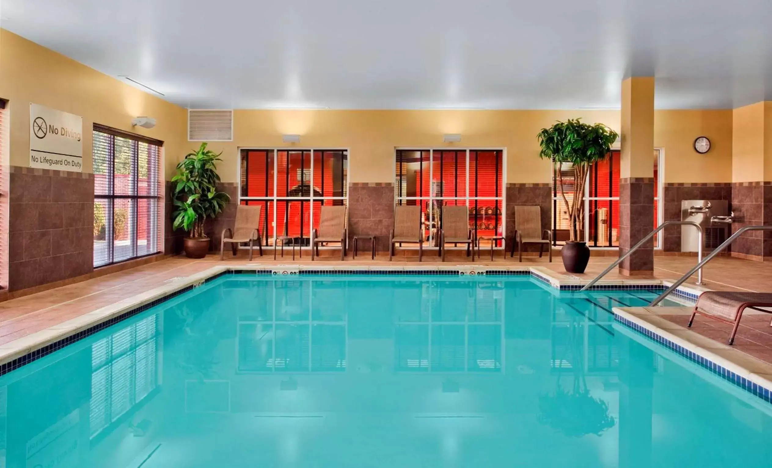 Pool view, Swimming Pool in Hampton Inn & Suites Detroit/Airport Romulus