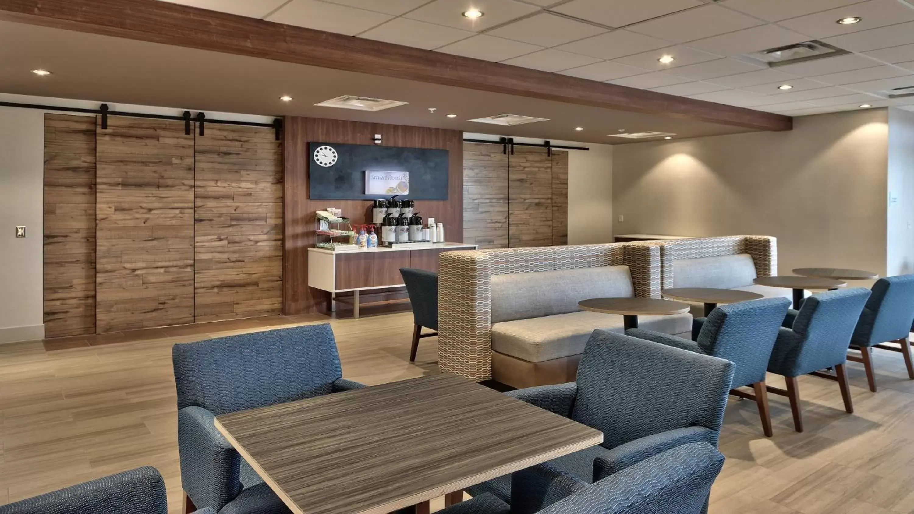 Breakfast, Restaurant/Places to Eat in Holiday Inn Express & Suites Broomfield, an IHG Hotel