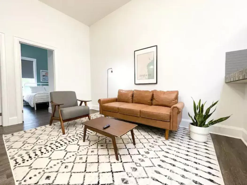 Living room, Seating Area in Sleeping Giant BNB