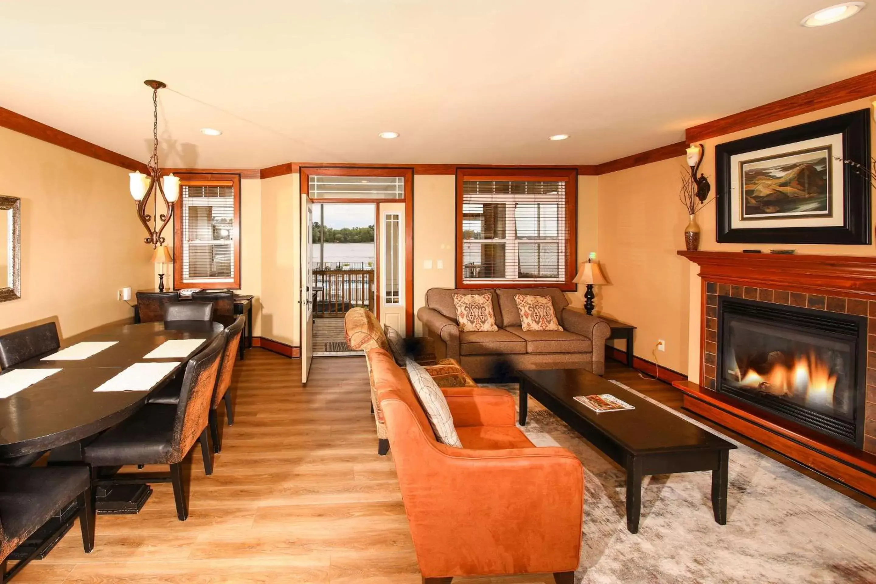 Bedroom, Seating Area in Bayview Wildwood Resort, Ascend Hotel Collection