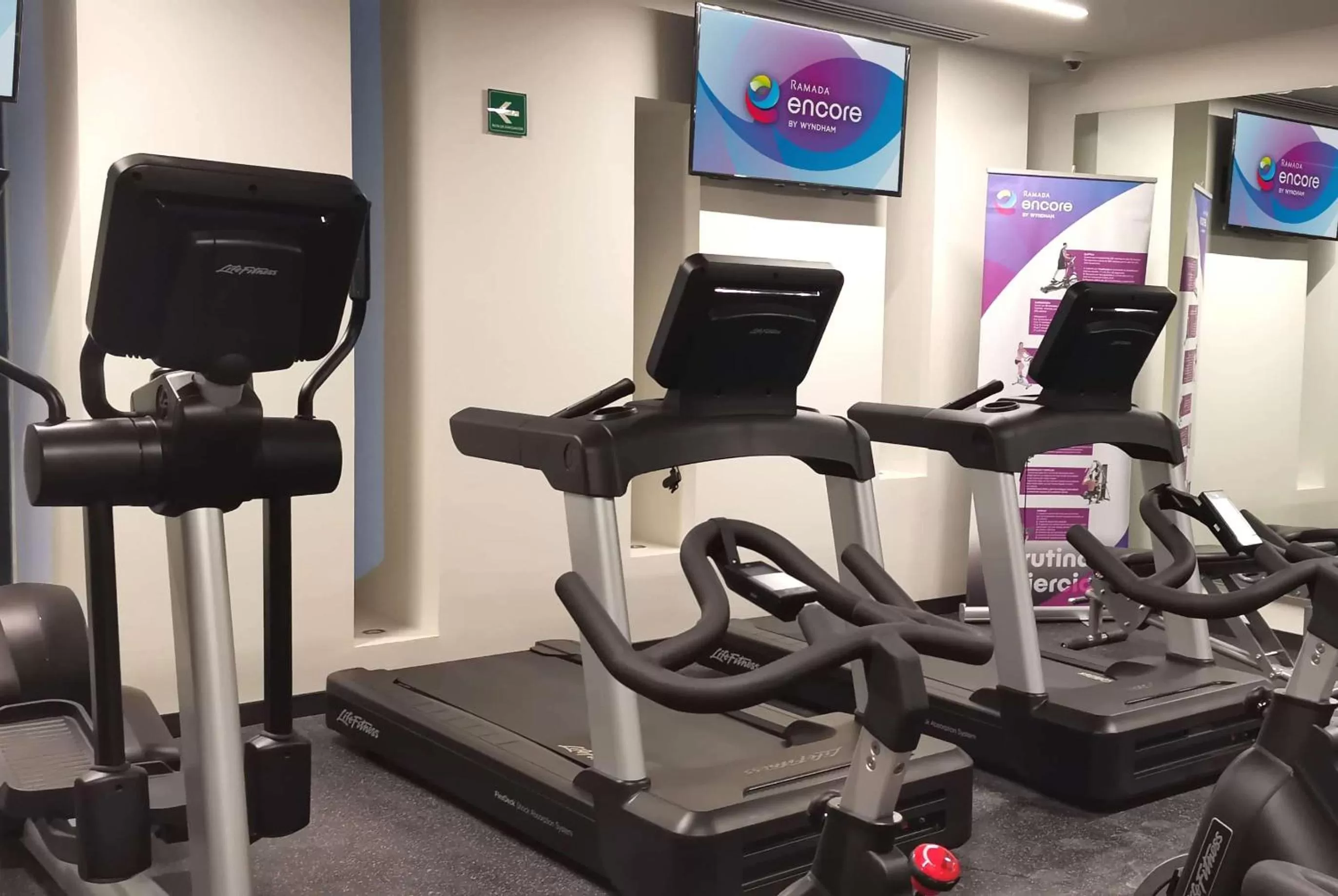 Fitness centre/facilities in Ramada Encore by Wyndham Guadalajara Aeropuerto