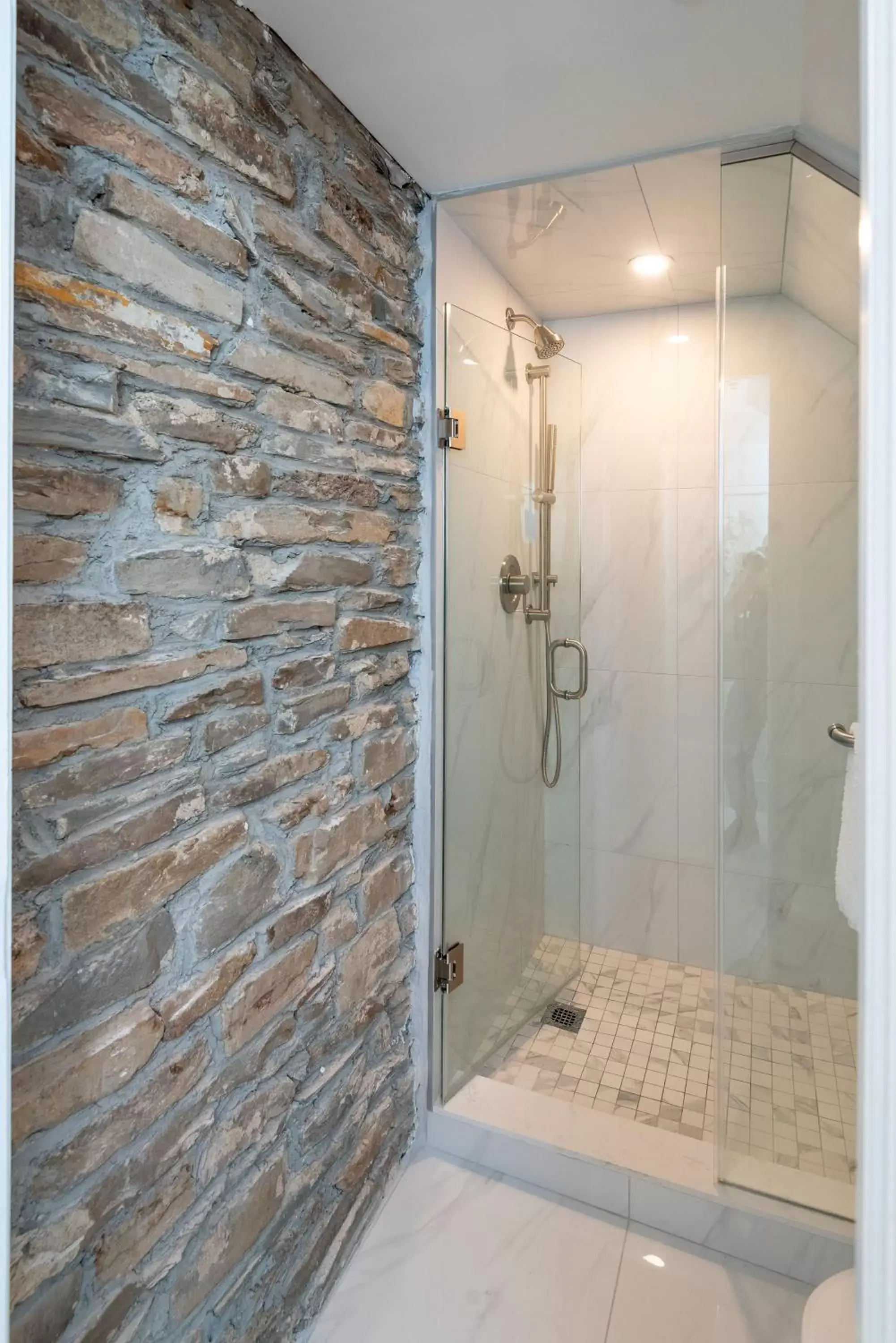 Shower, Bathroom in The Glenerin Inn