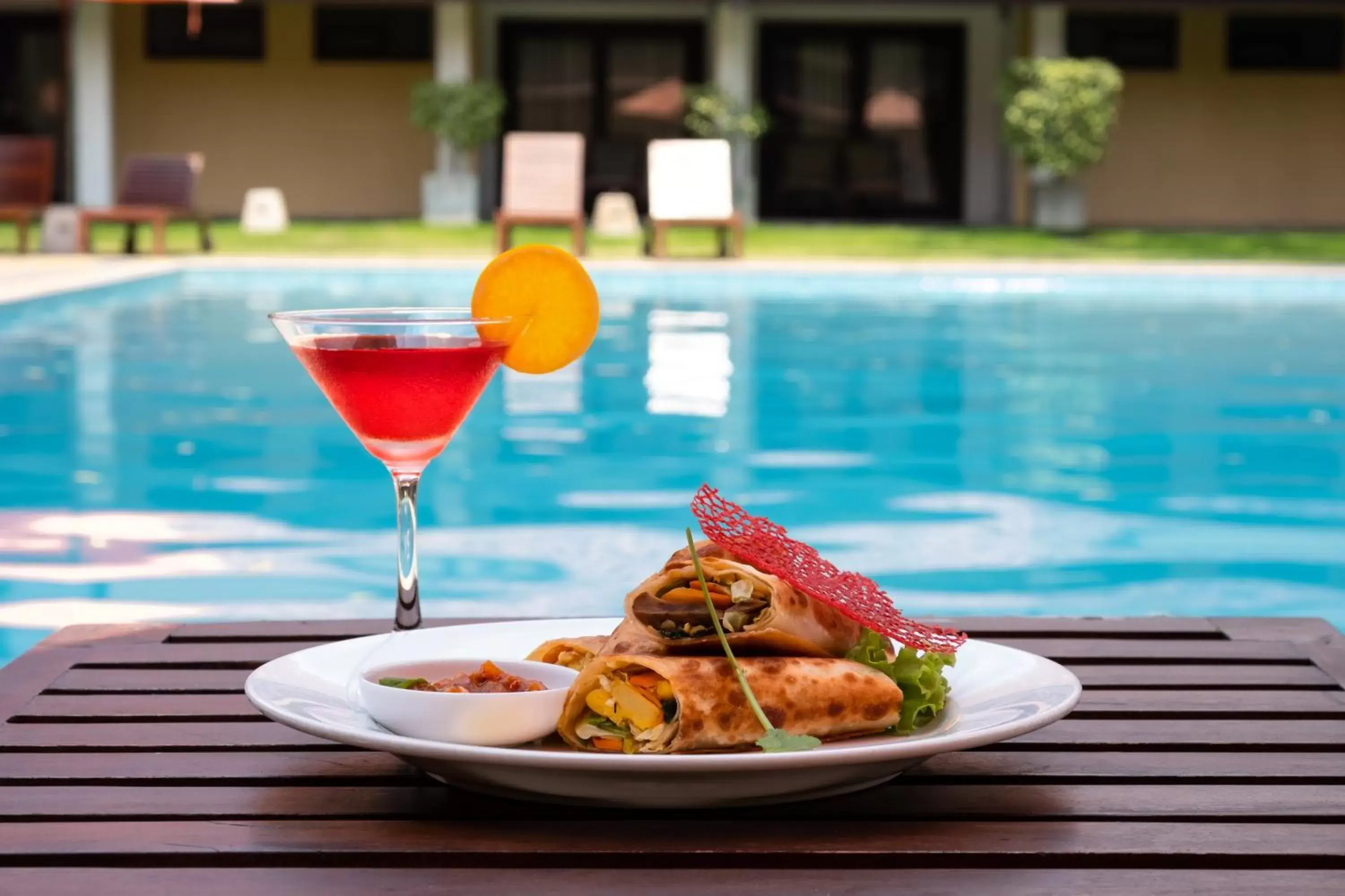 Restaurant/places to eat, Swimming Pool in Rajarata Hotel Anuradhapura