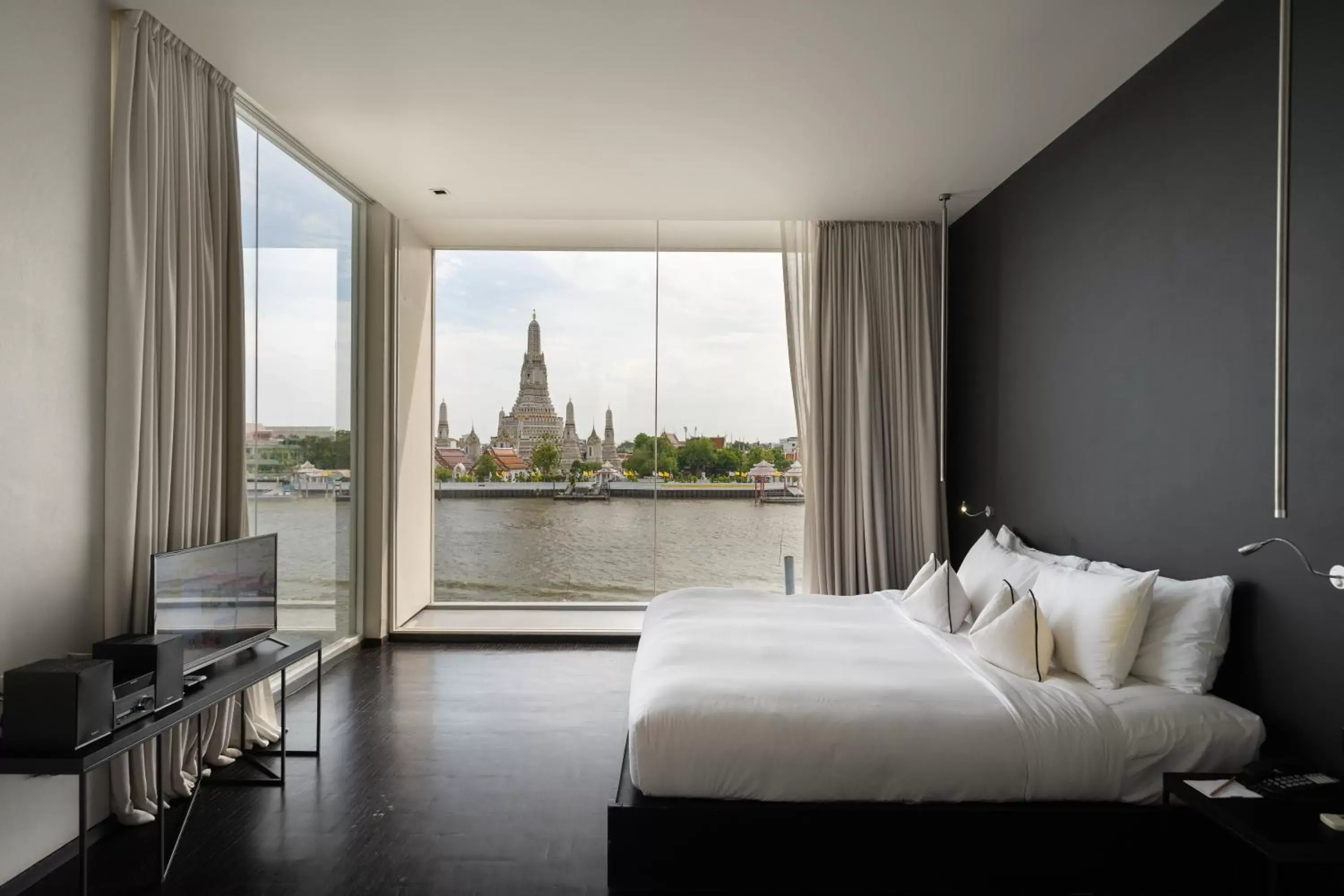 View (from property/room), Bed in Sala Rattanakosin Bangkok