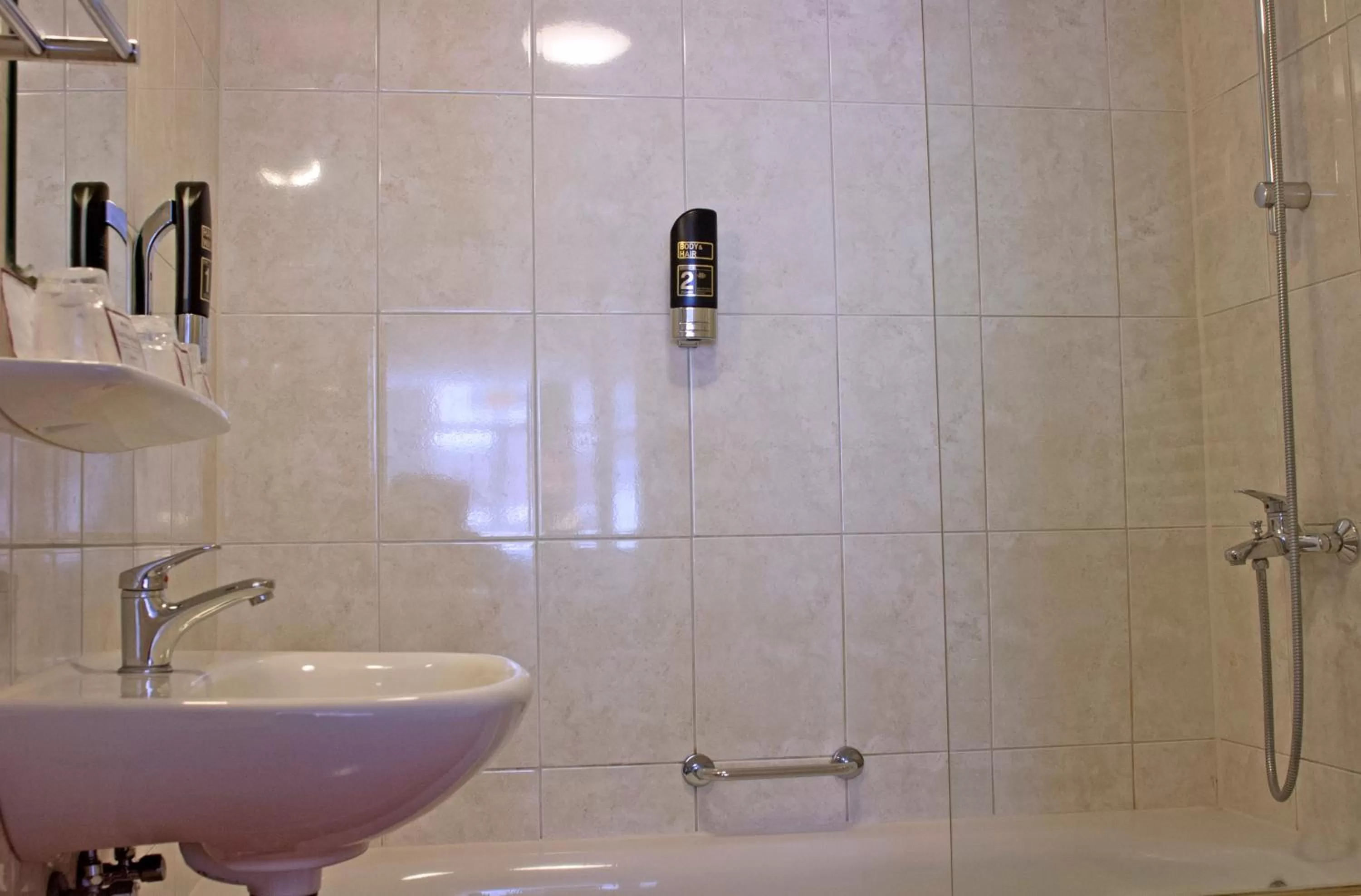 Bathroom in Hotel Prins Hendrik