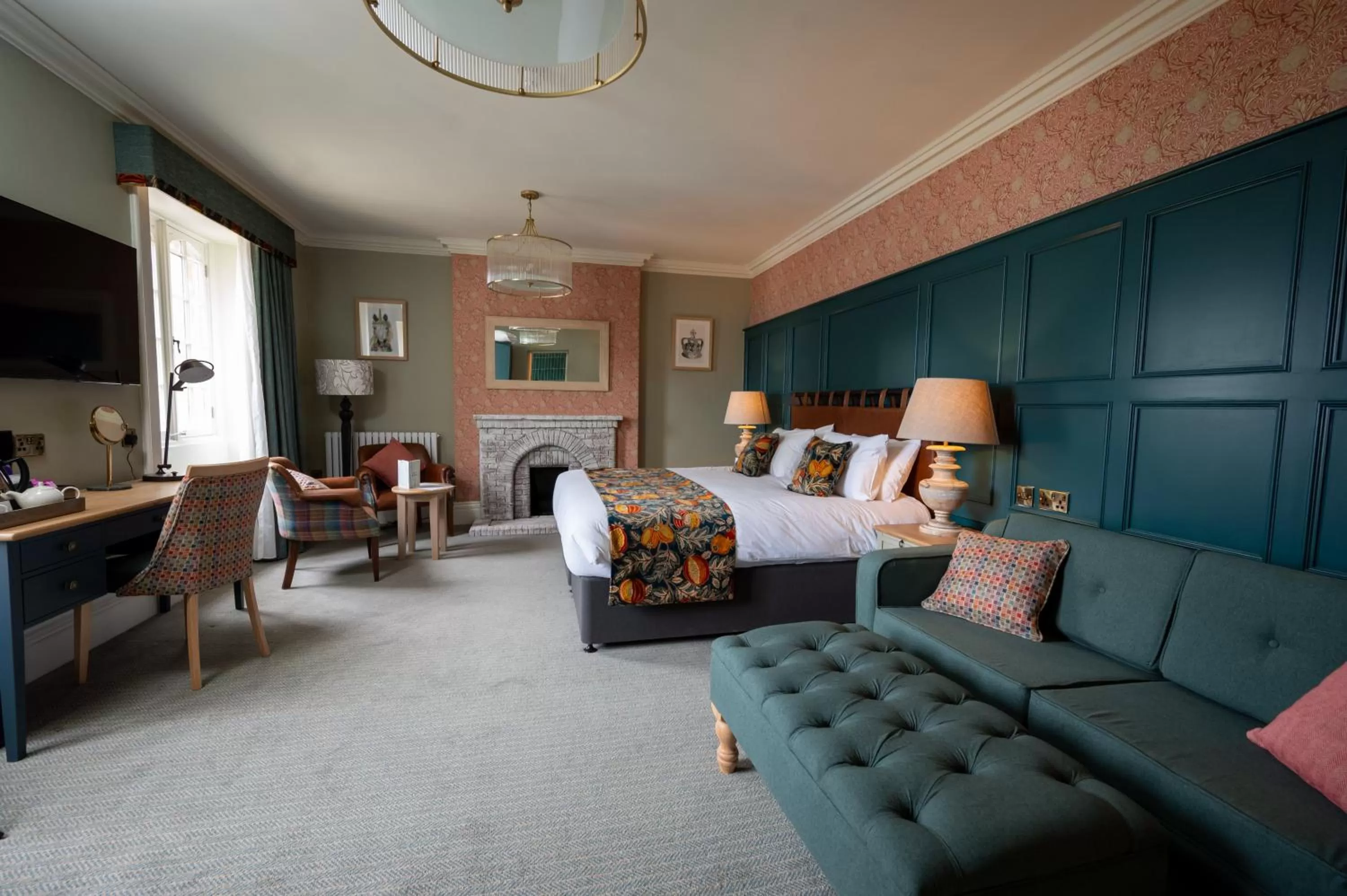 The Royal Inn by Chef & Brewer Collection