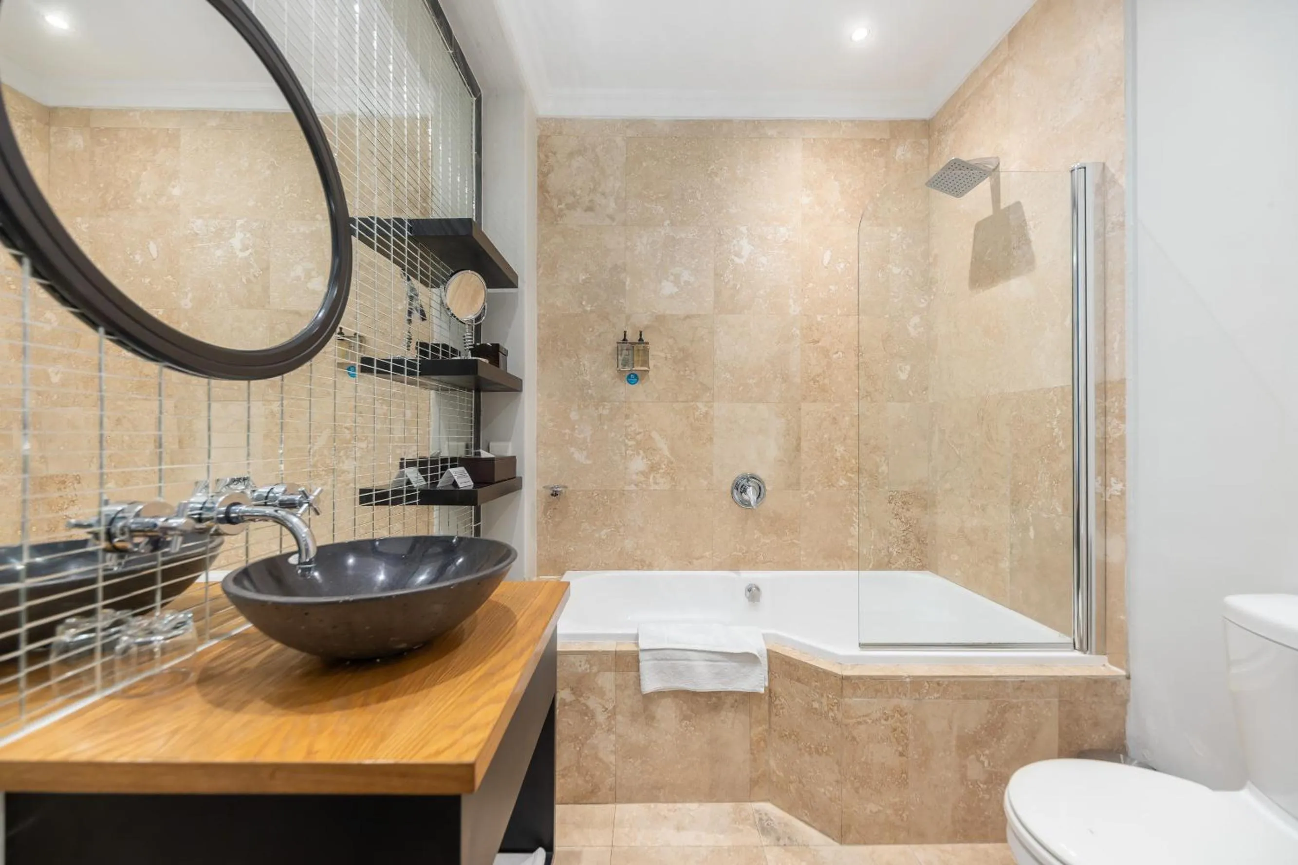 Shower in O on Kloof Boutique Hotel & Spa