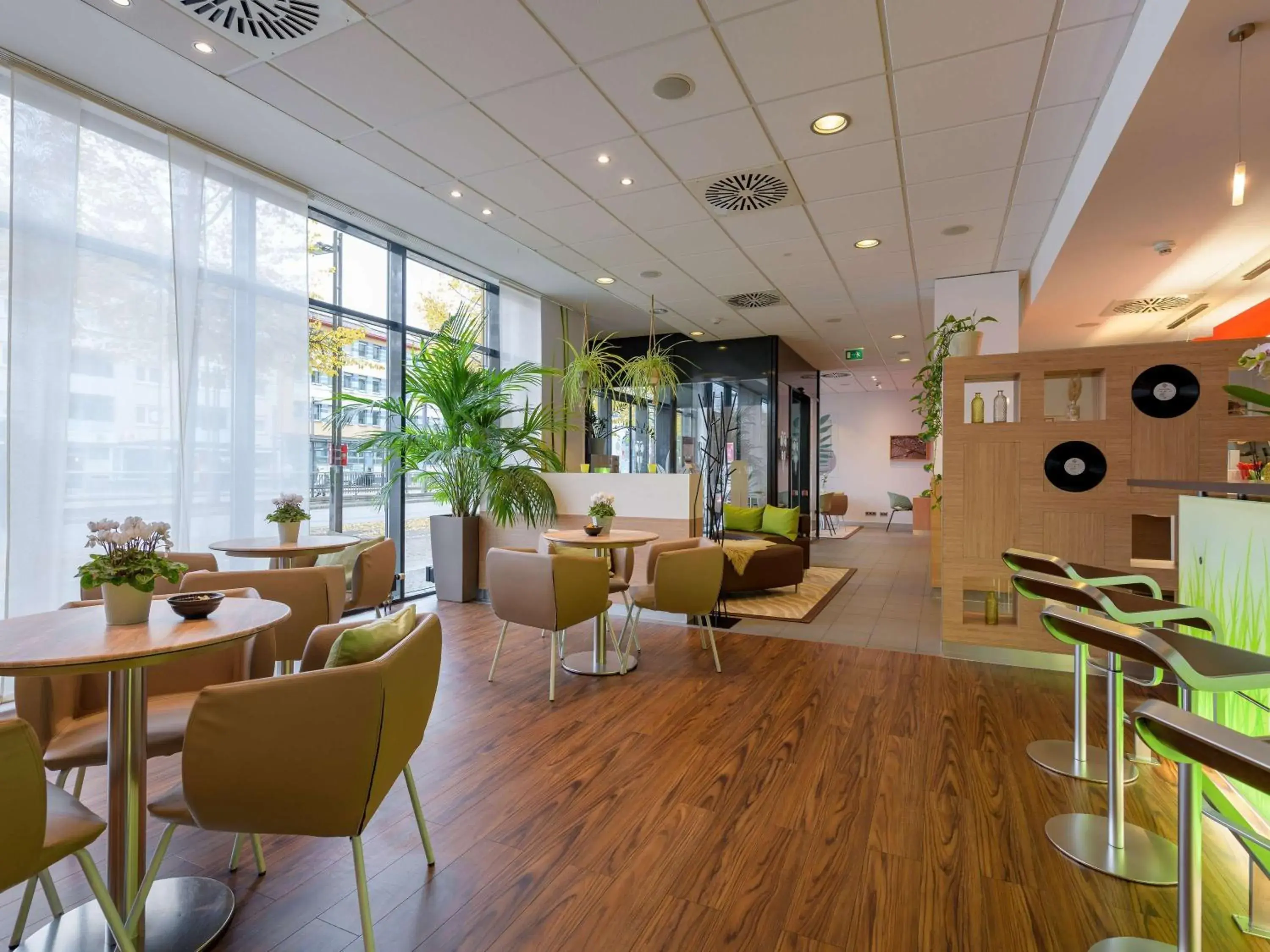 Restaurant/places to eat, Lounge/Bar in ibis Heilbronn City